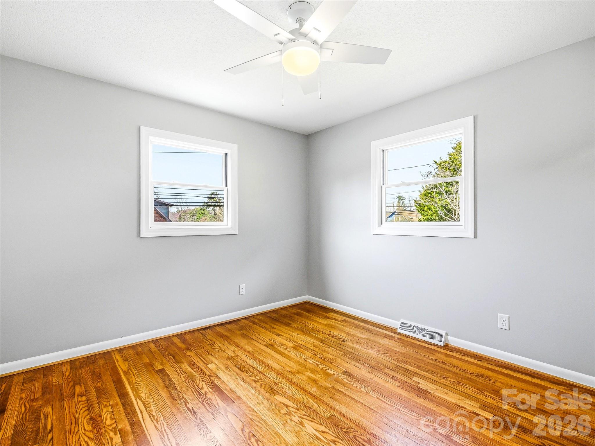 2 Oakland Street — Weaverville