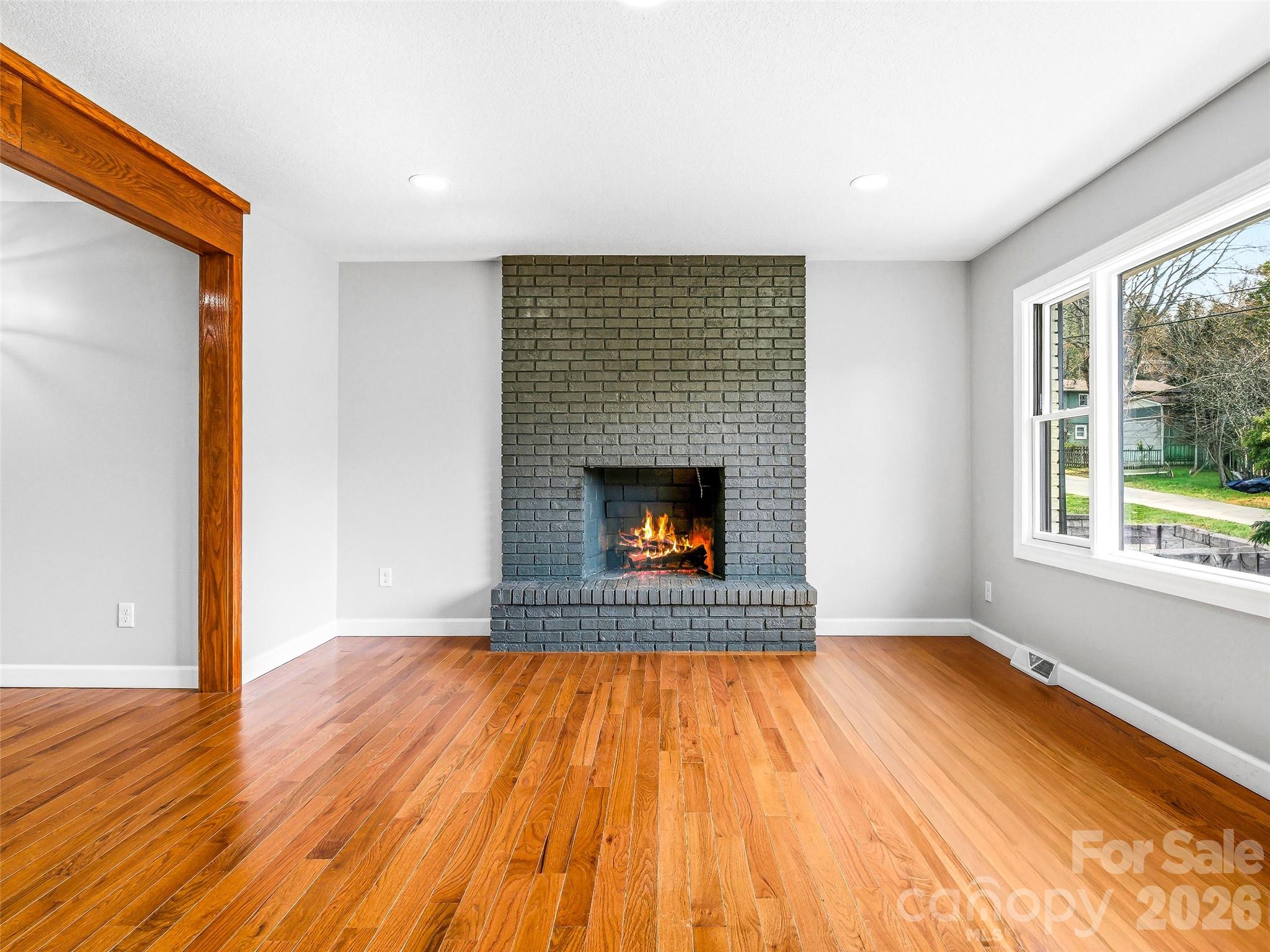 2 Oakland Street — Weaverville