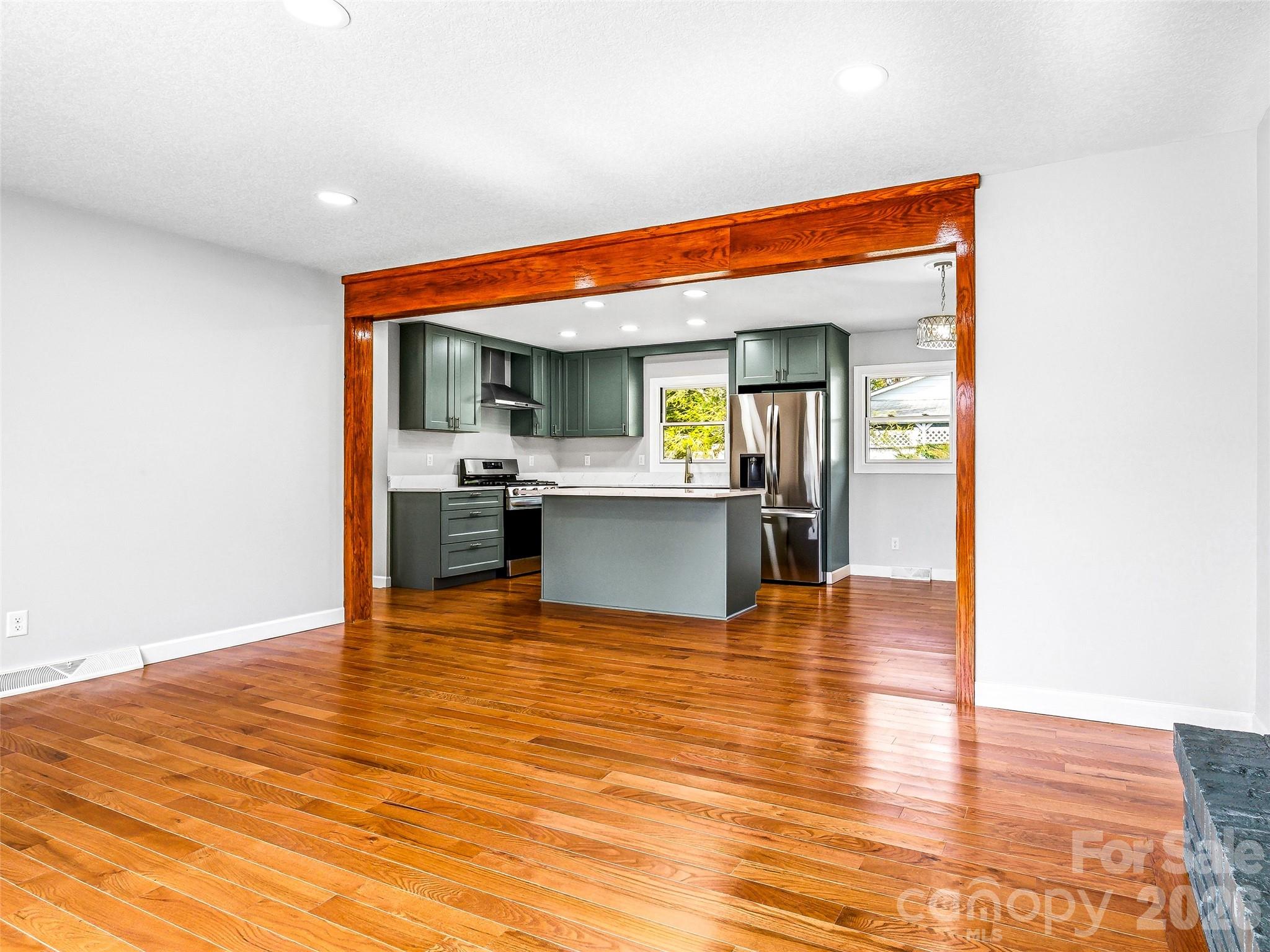 2 Oakland Street — Weaverville