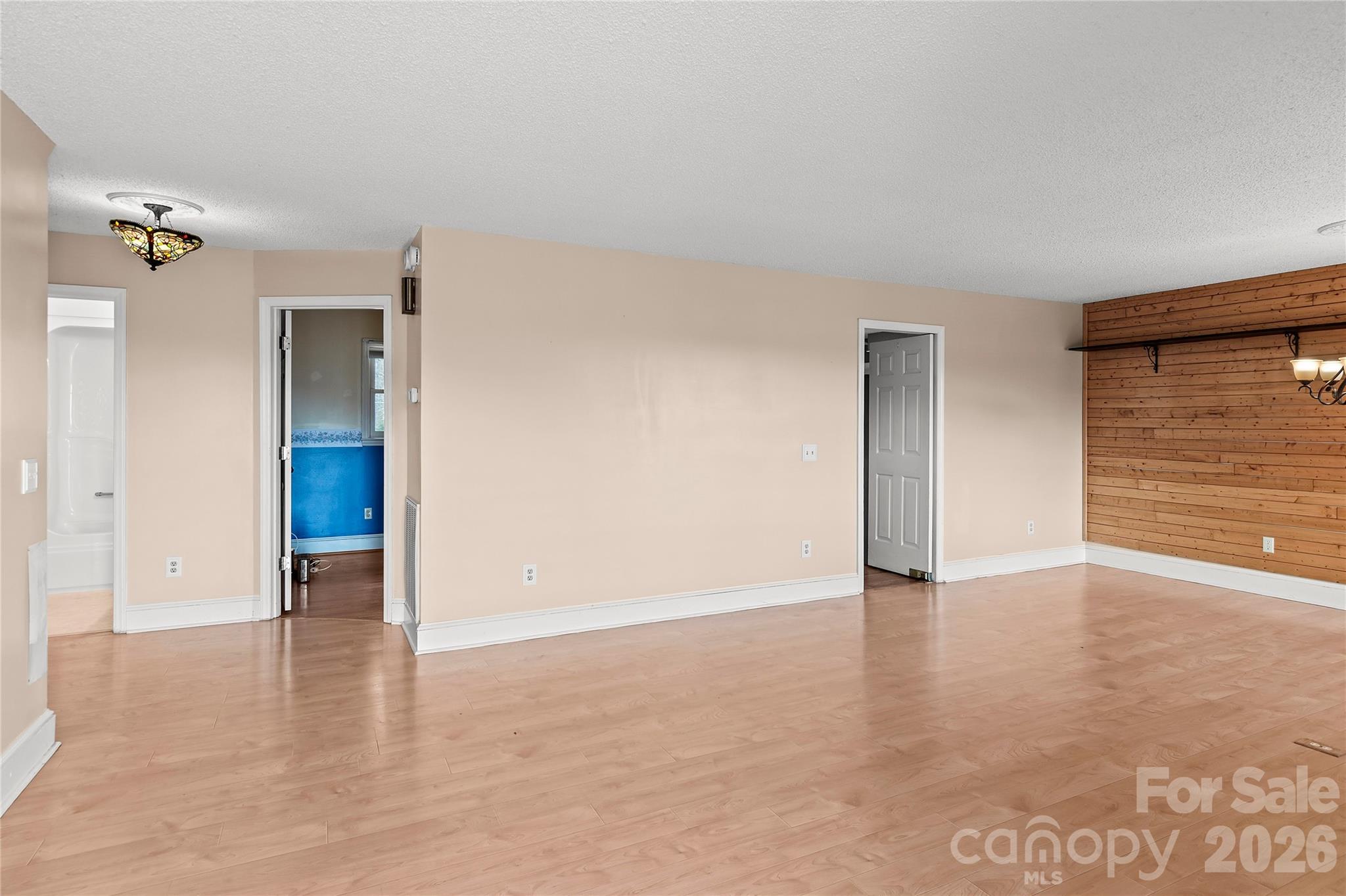 120 Skyline Drive — Elkin