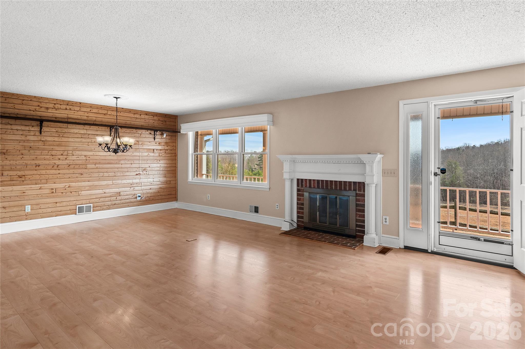 120 Skyline Drive — Elkin