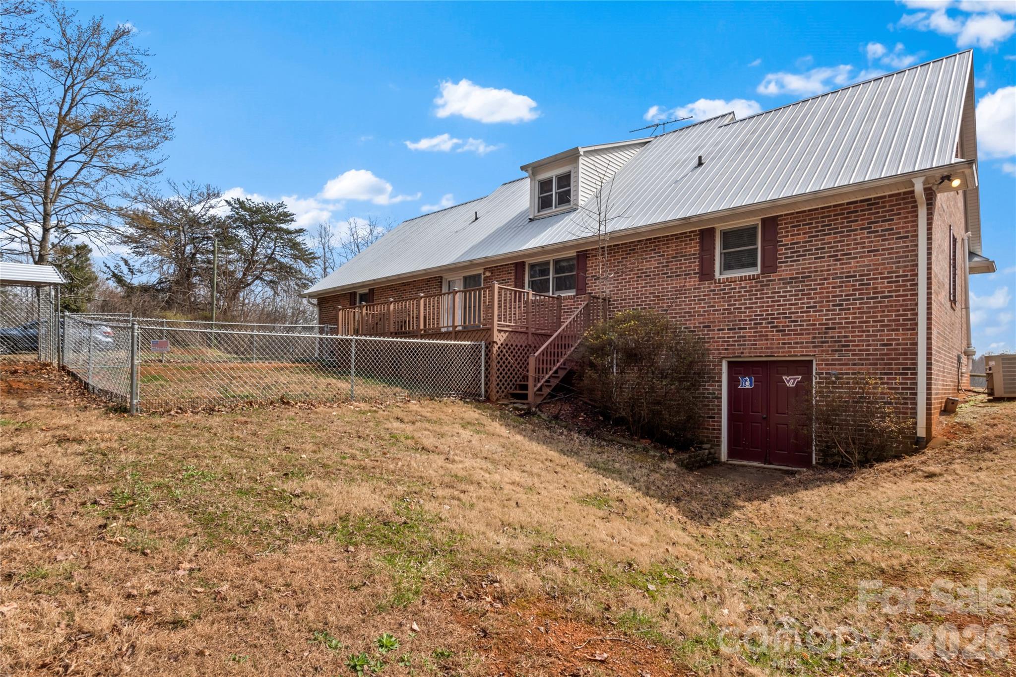 120 Skyline Drive — Elkin