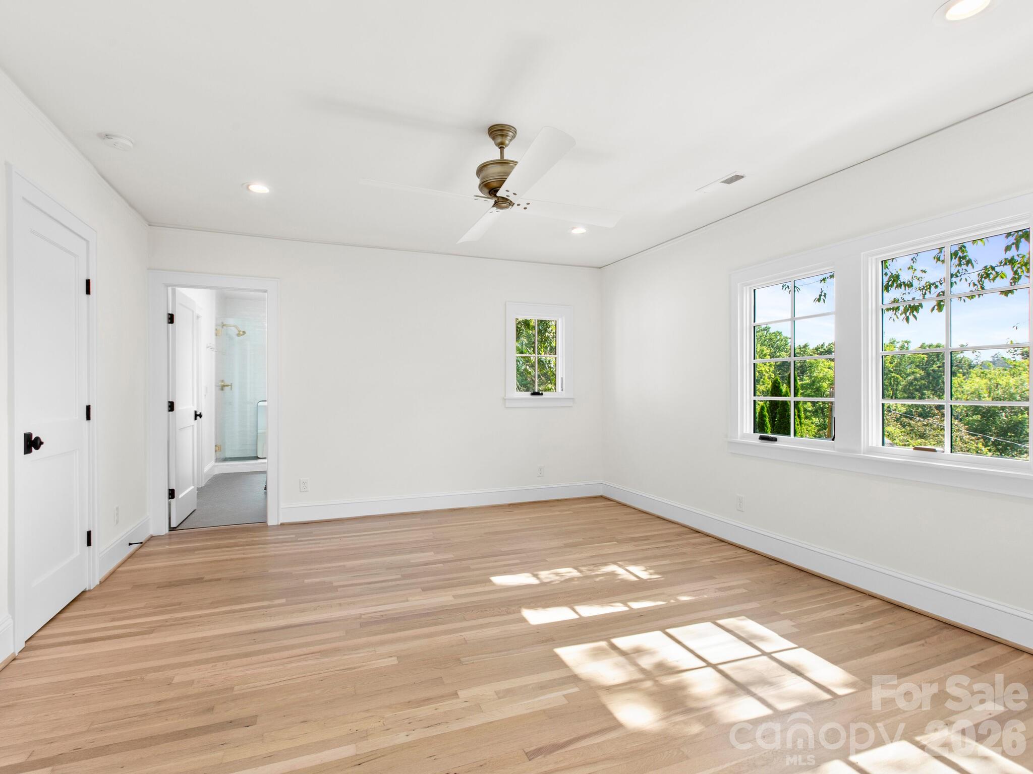 18 Normandy Road — Asheville