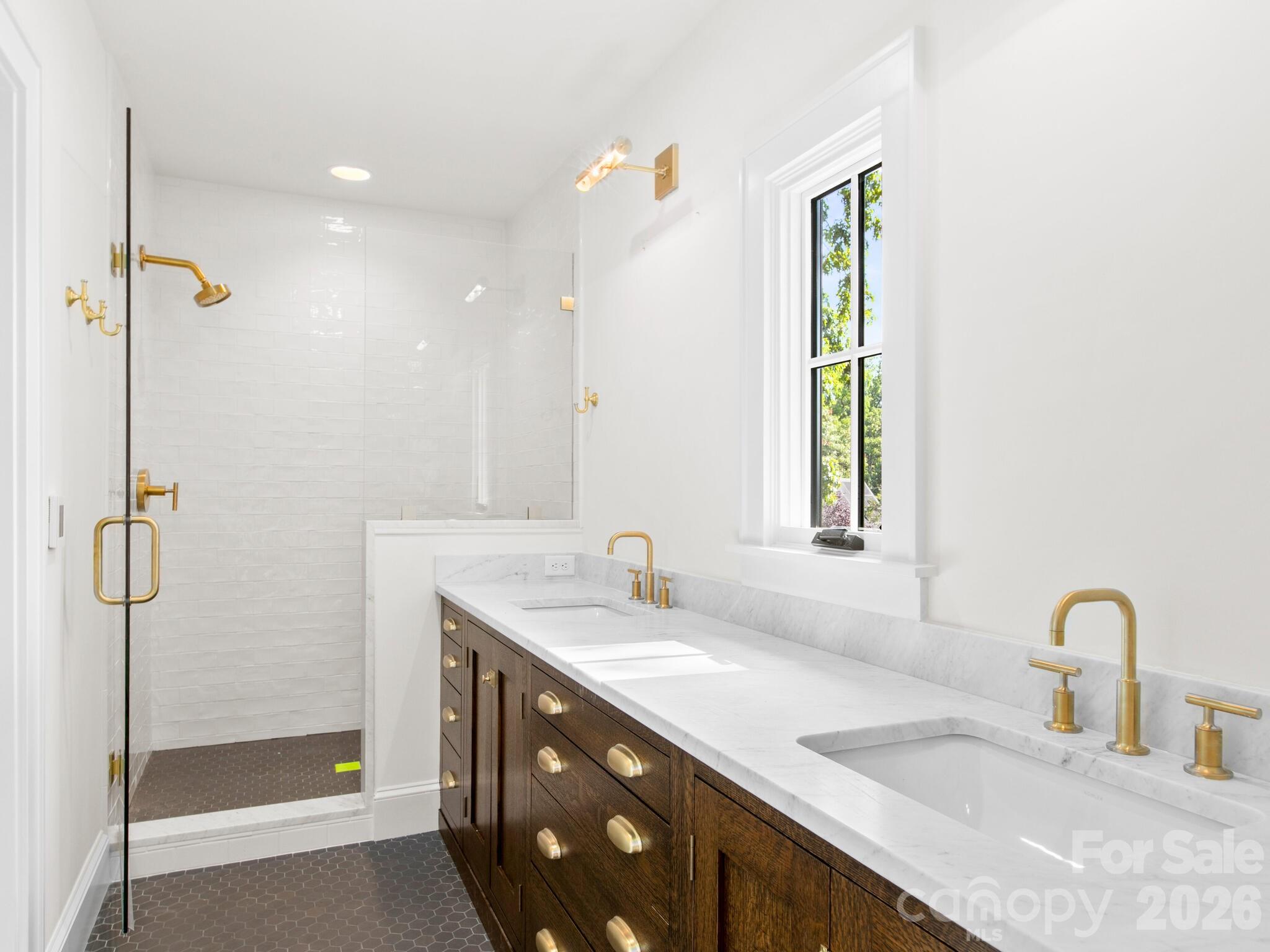 18 Normandy Road — Asheville