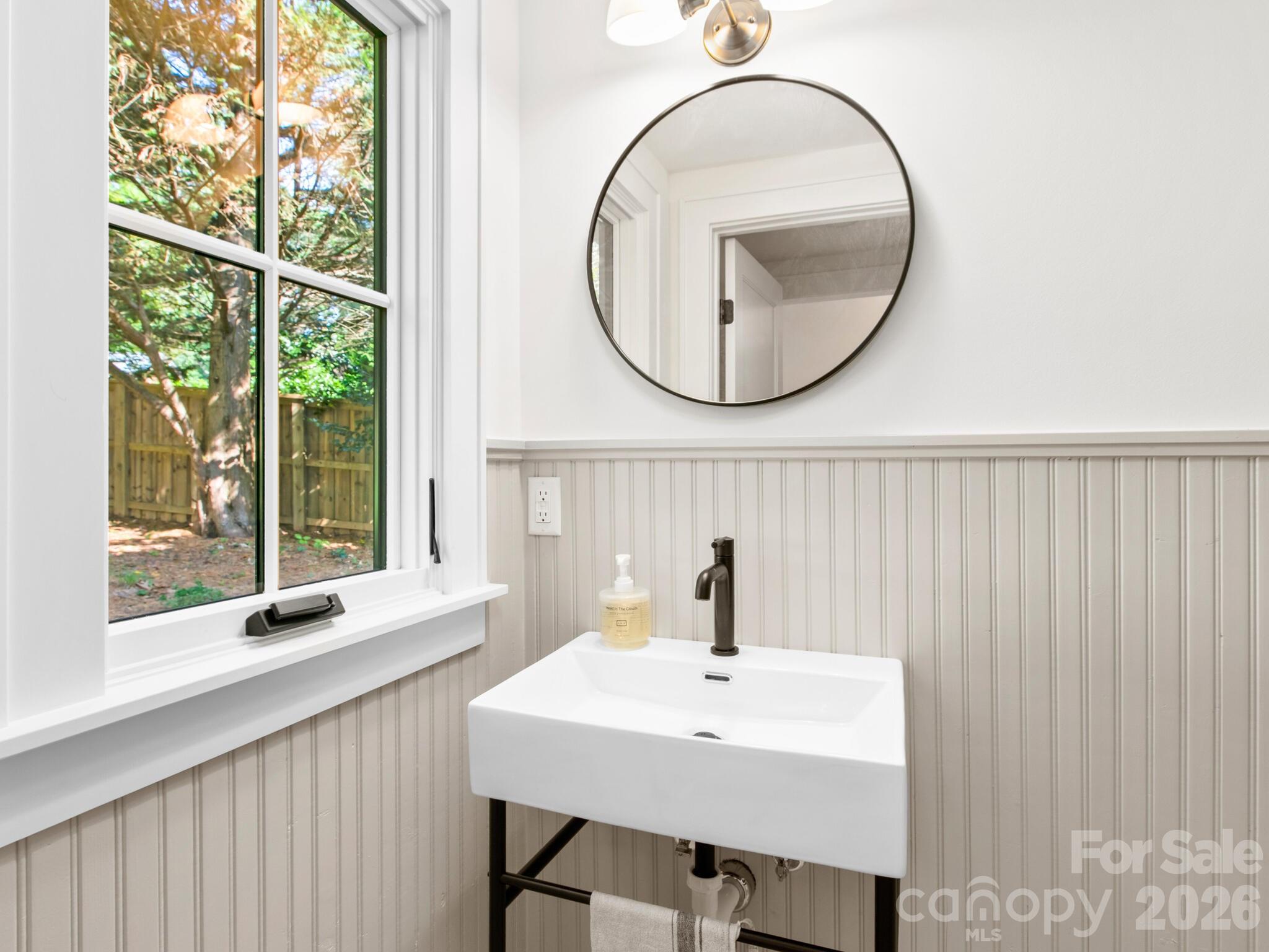 18 Normandy Road — Asheville