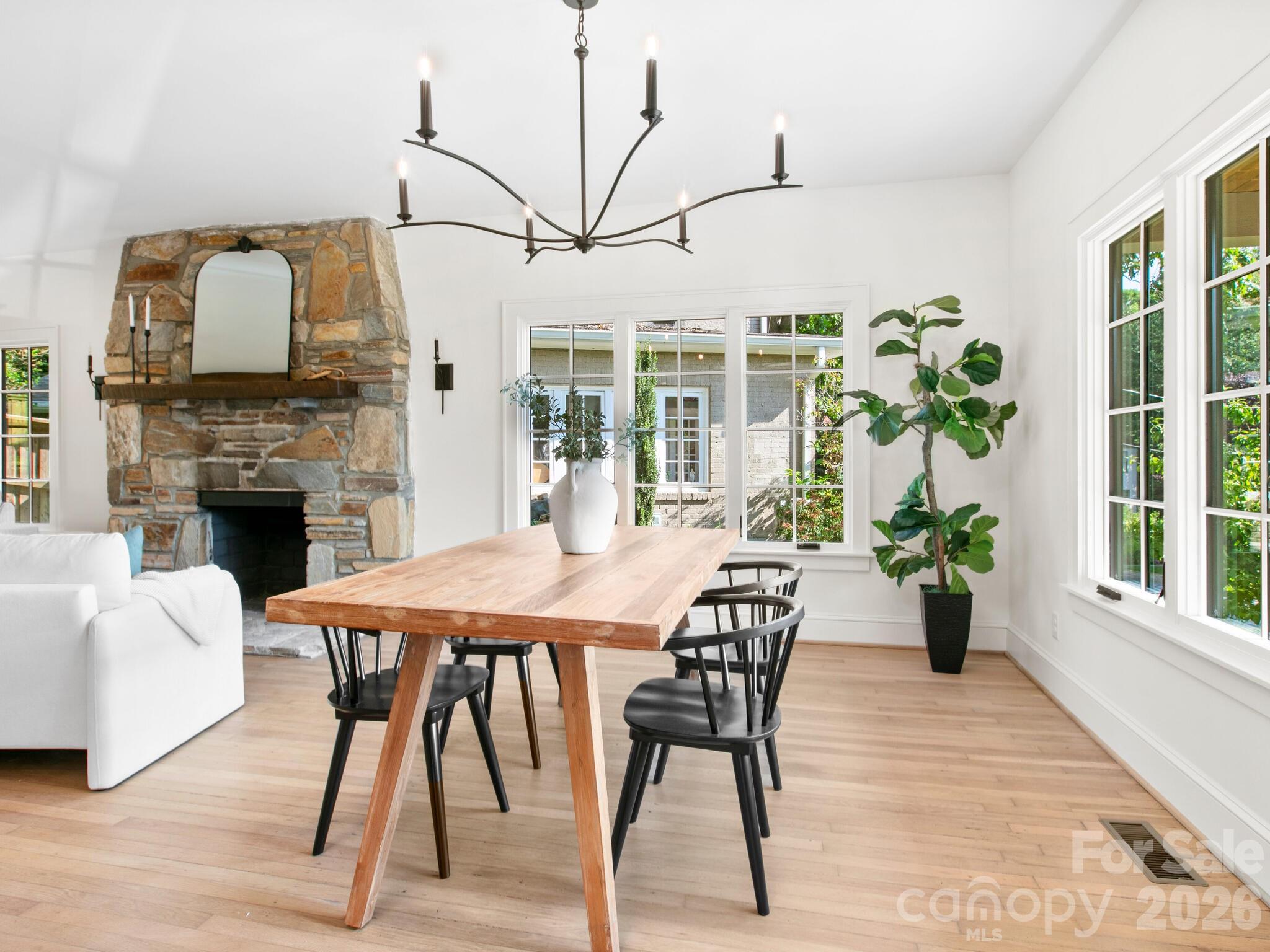 18 Normandy Road — Asheville