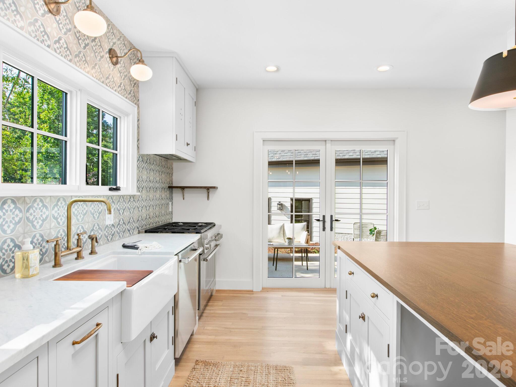 18 Normandy Road — Asheville