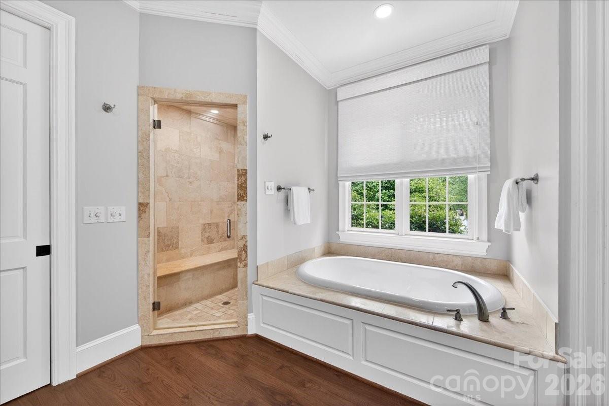 2135 Sharon Avenue — Charlotte