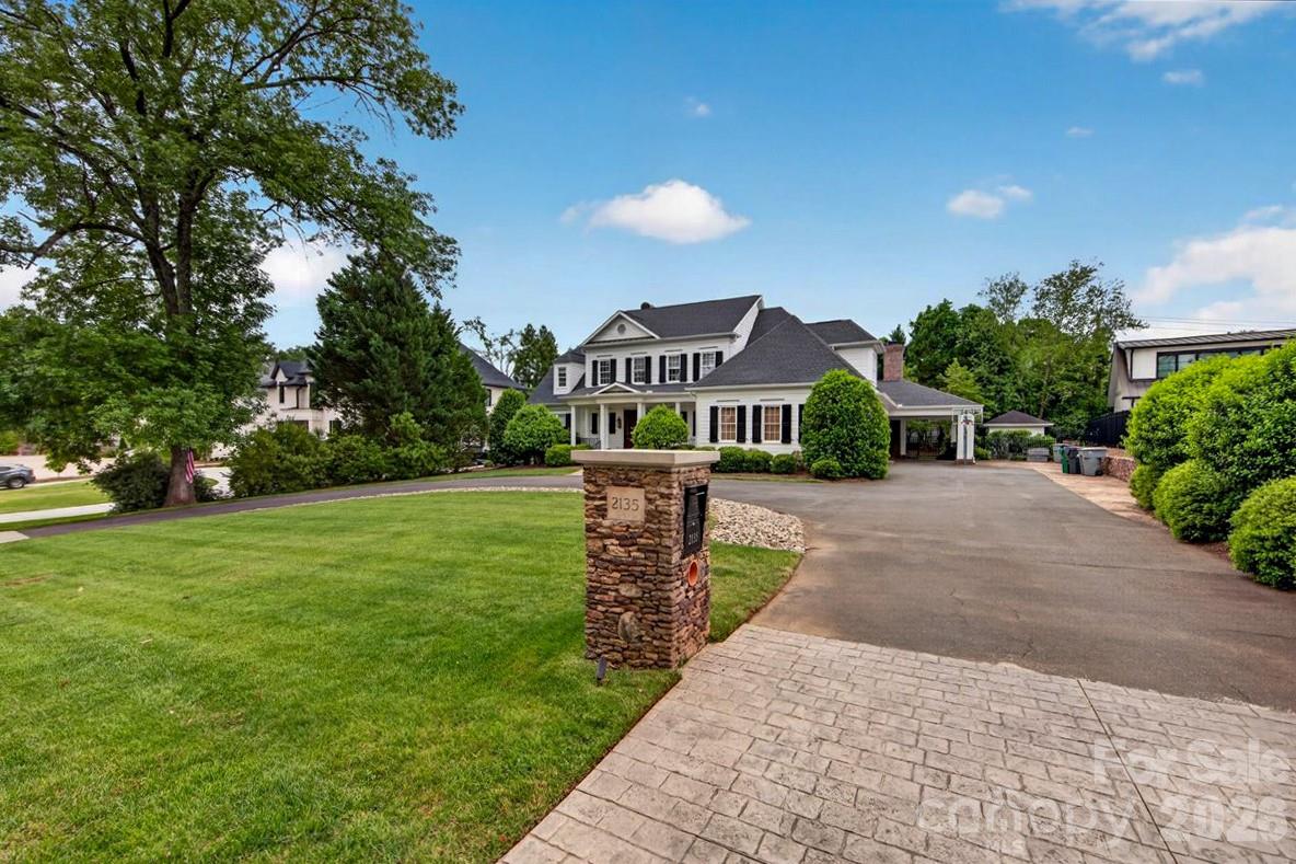 2135 Sharon Avenue — Charlotte
