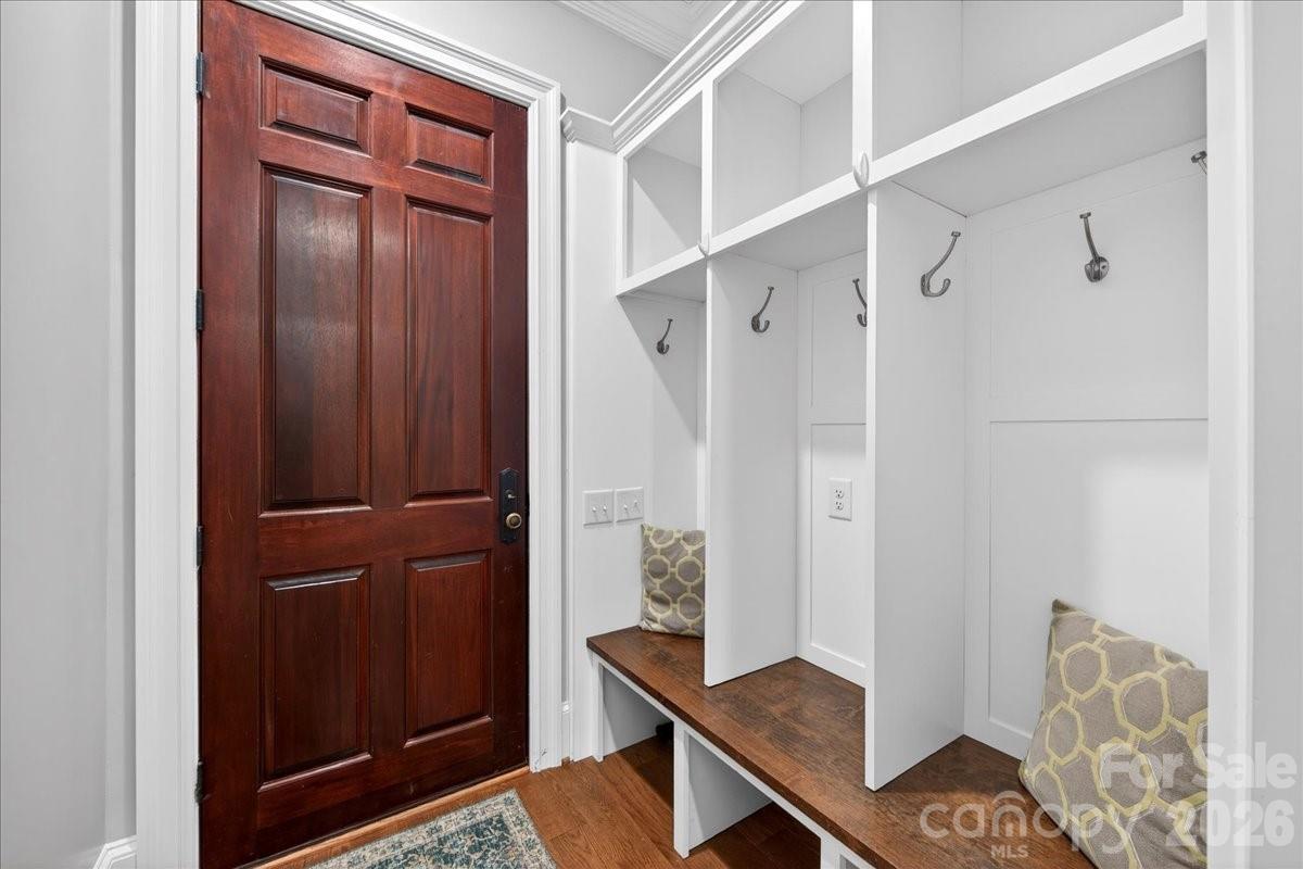 2135 Sharon Avenue — Charlotte