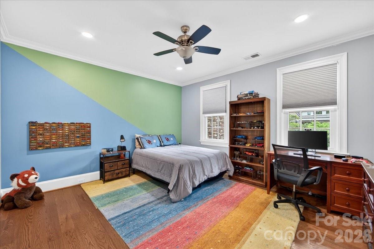 2135 Sharon Avenue — Charlotte