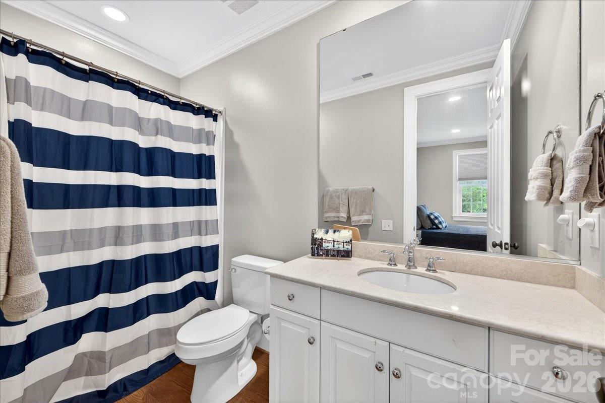 2135 Sharon Avenue — Charlotte