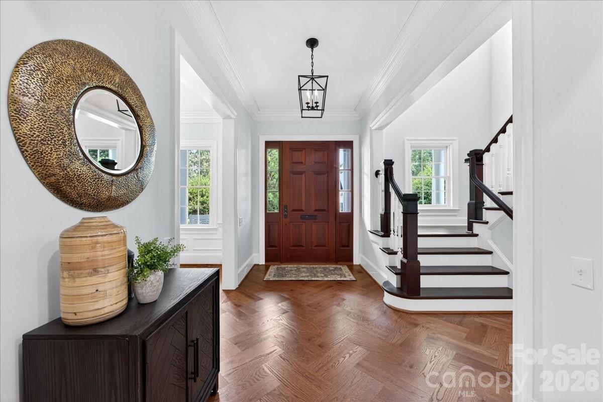 2135 Sharon Avenue — Charlotte