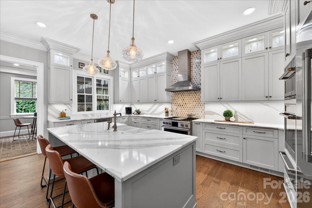 2135 Sharon Avenue — Charlotte