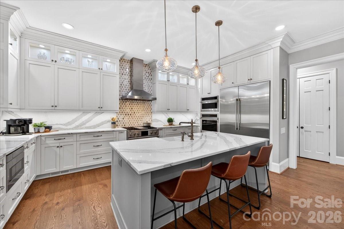 2135 Sharon Avenue — Charlotte