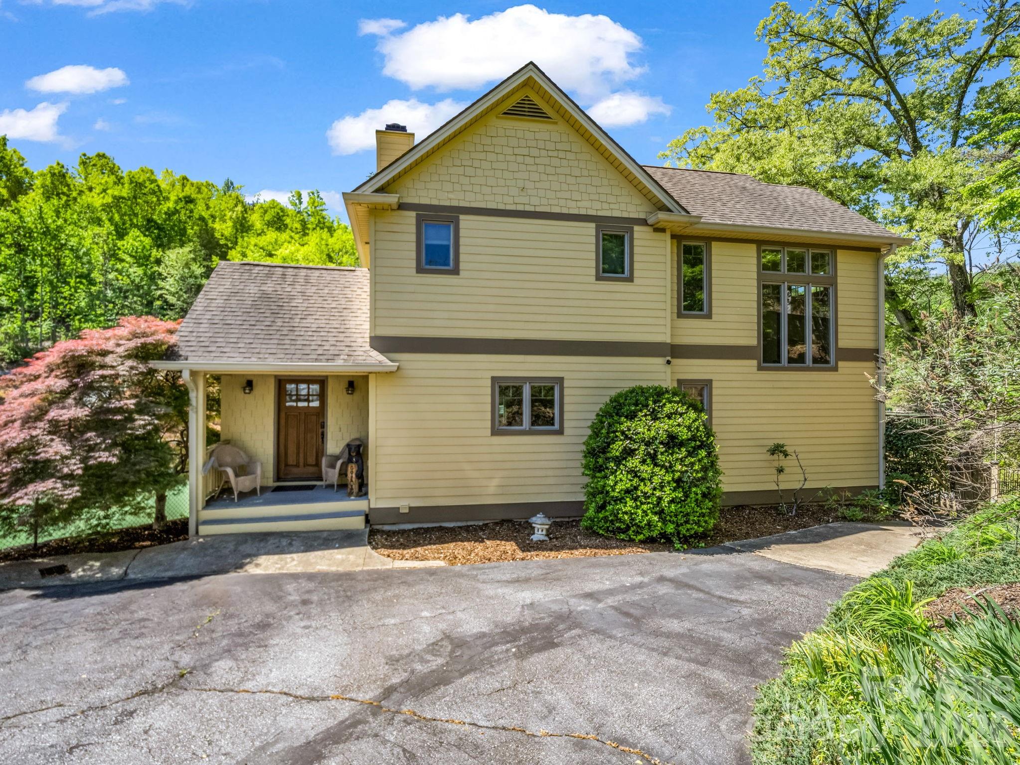 105 Tryon Bay Circle — Lake Lure