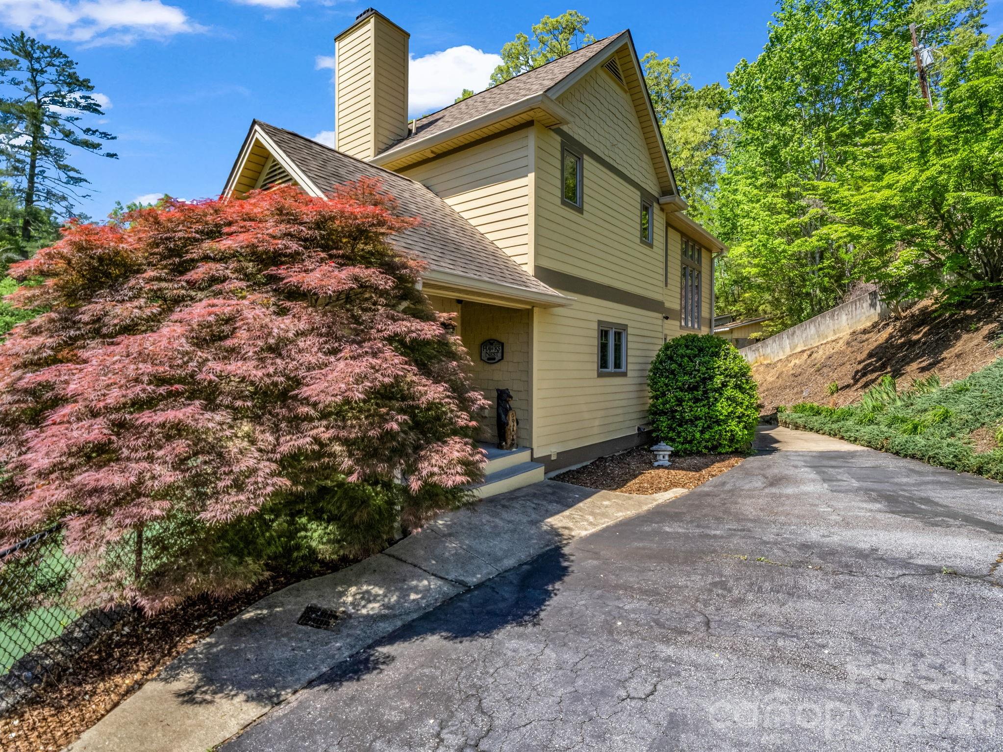 105 Tryon Bay Circle — Lake Lure