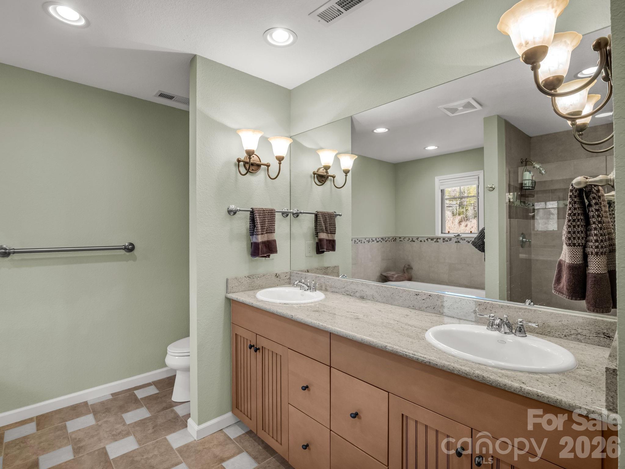 105 Tryon Bay Circle — Lake Lure
