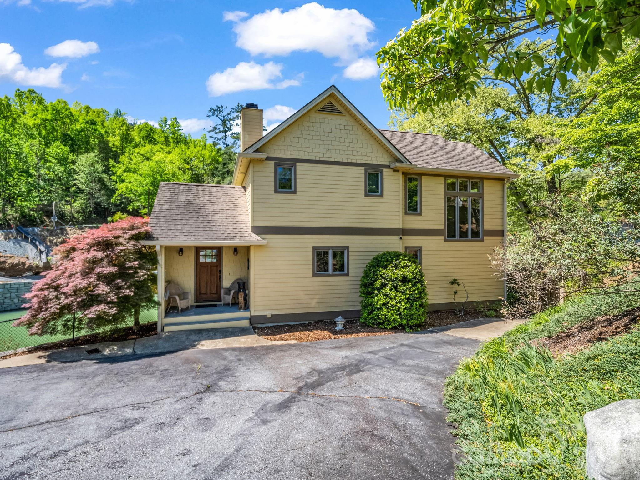 105 Tryon Bay Circle — Lake Lure