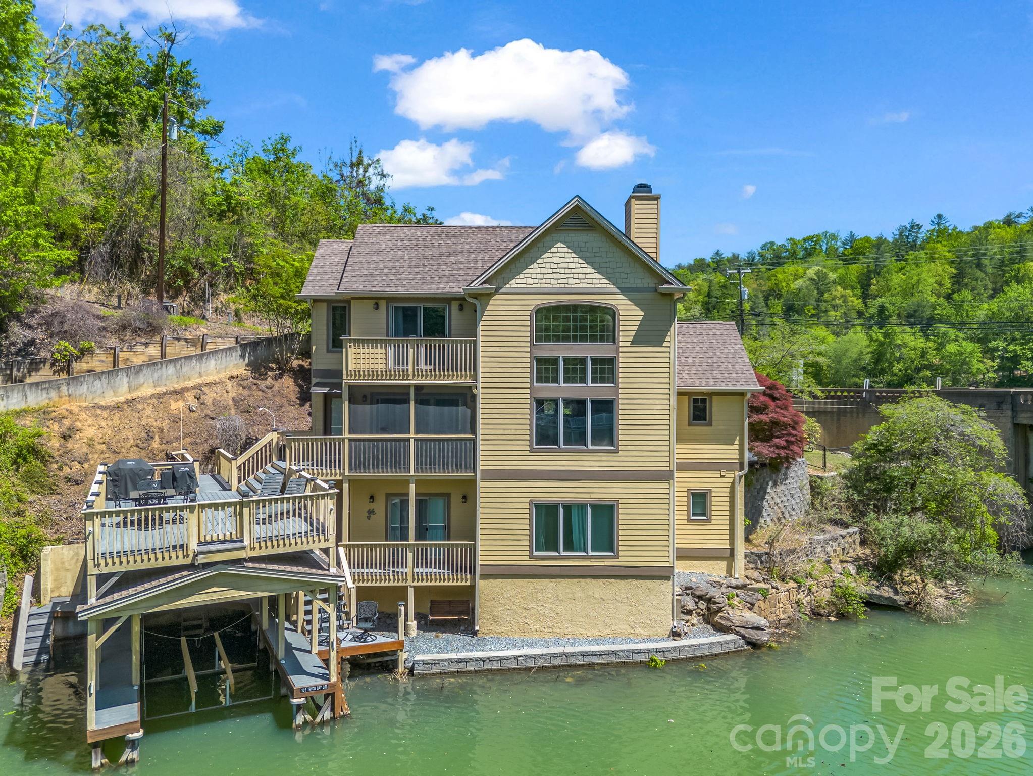 105 Tryon Bay Circle — Lake Lure