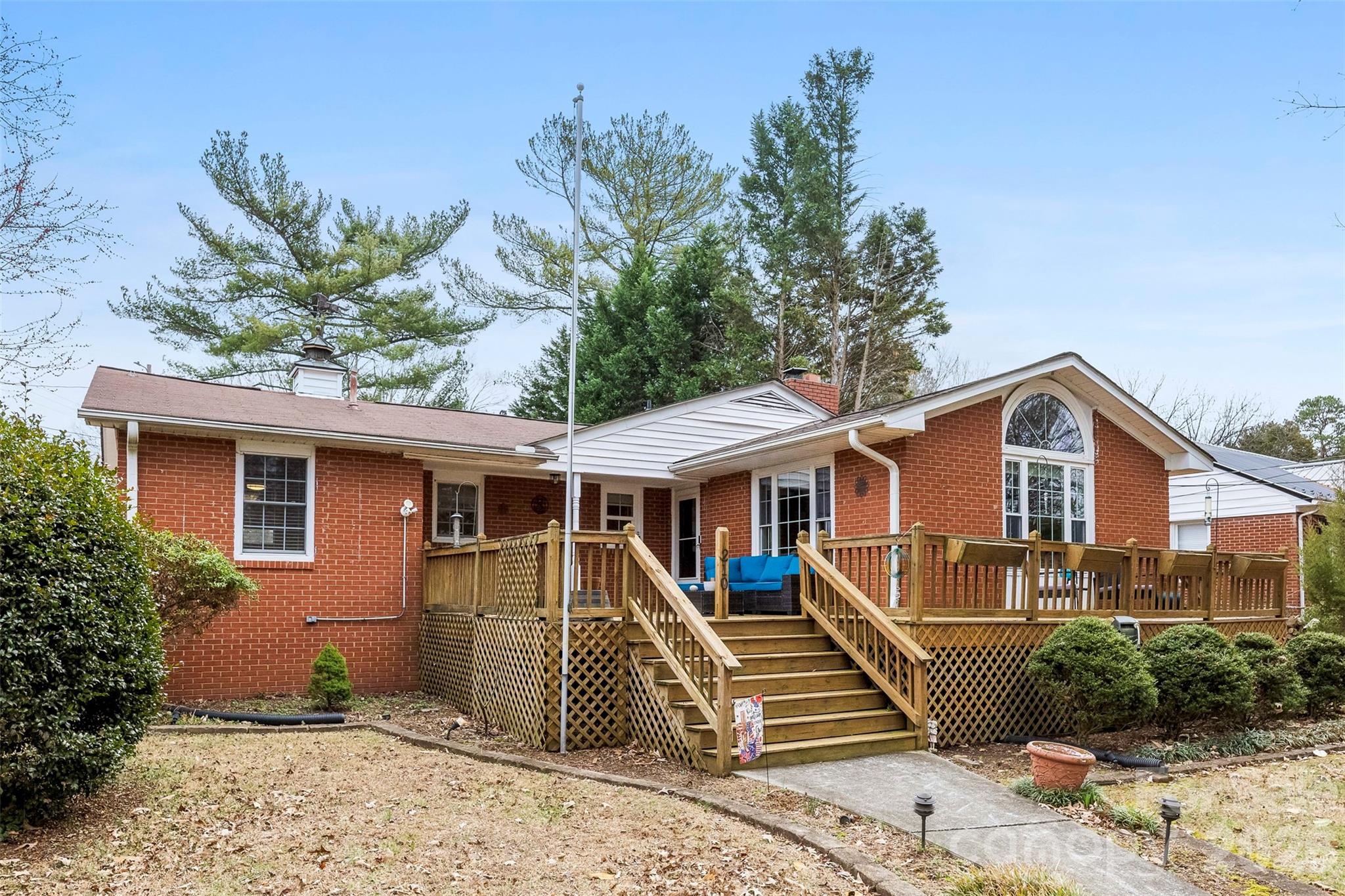 210 Avondale Drive — Lexington