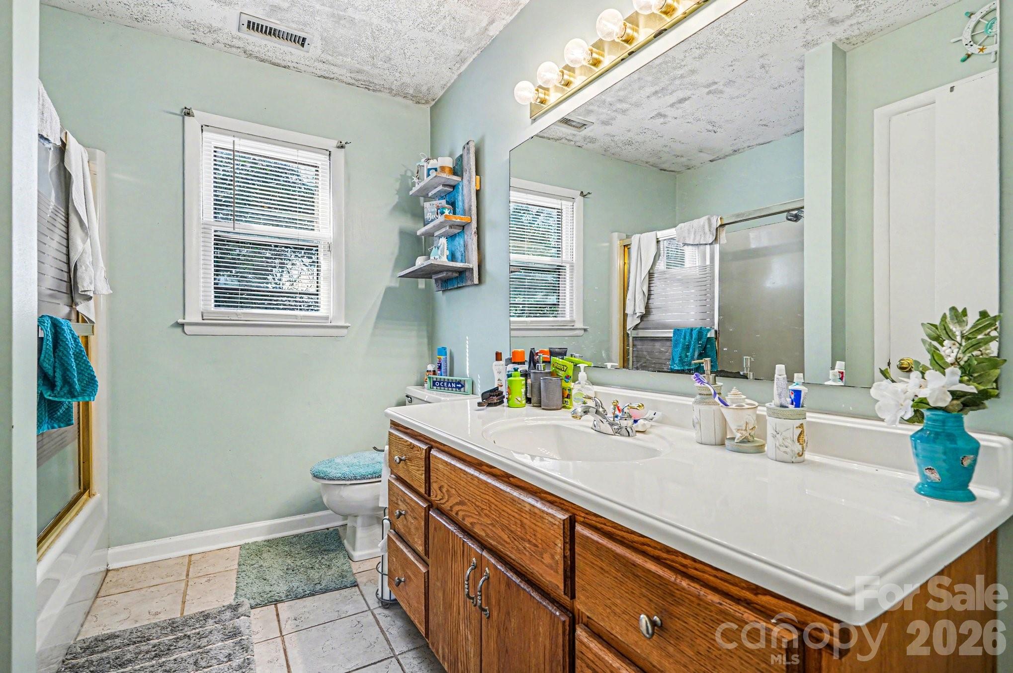 5069 W Piedmont Circle — Conover