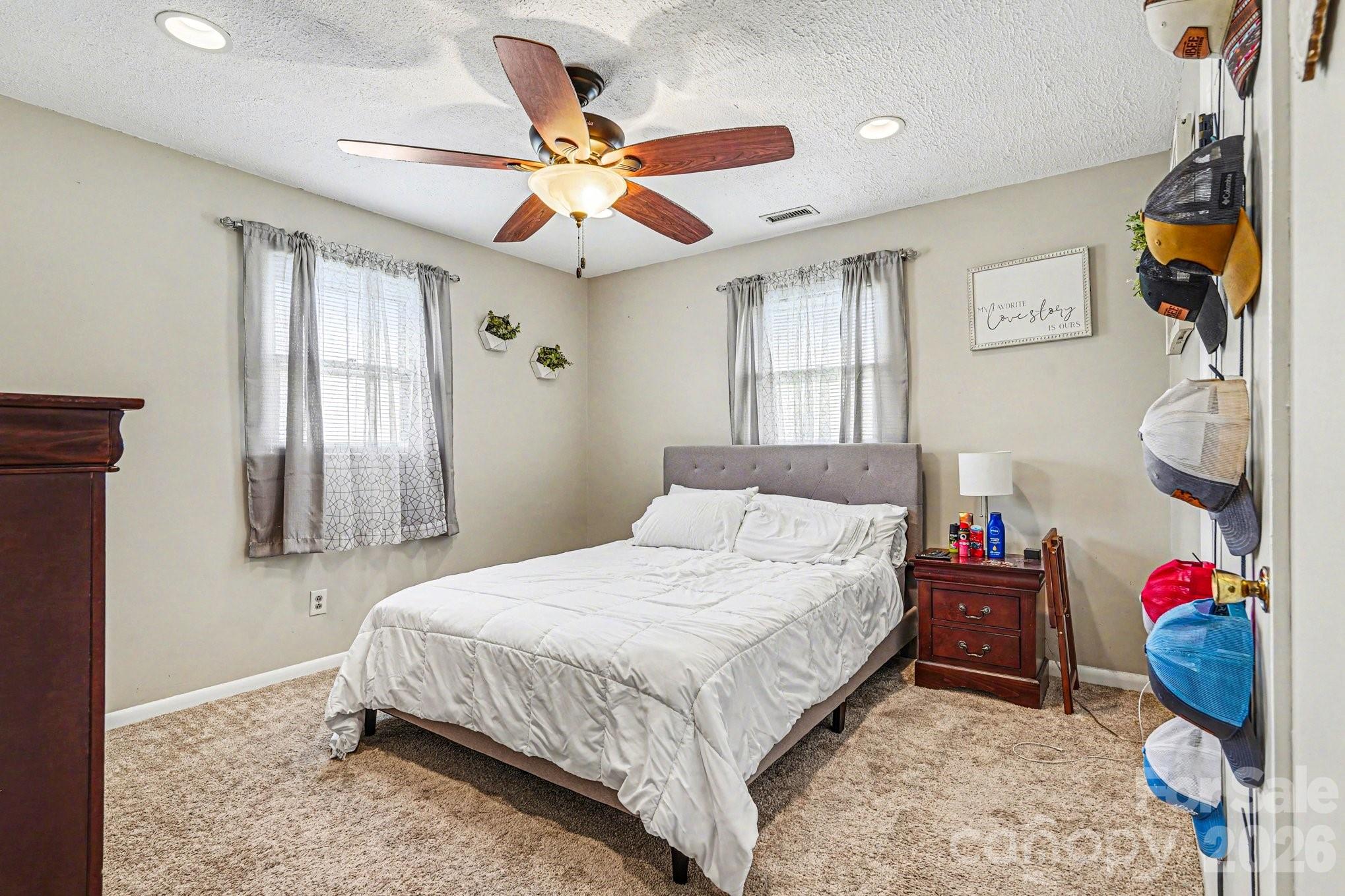 5069 W Piedmont Circle — Conover