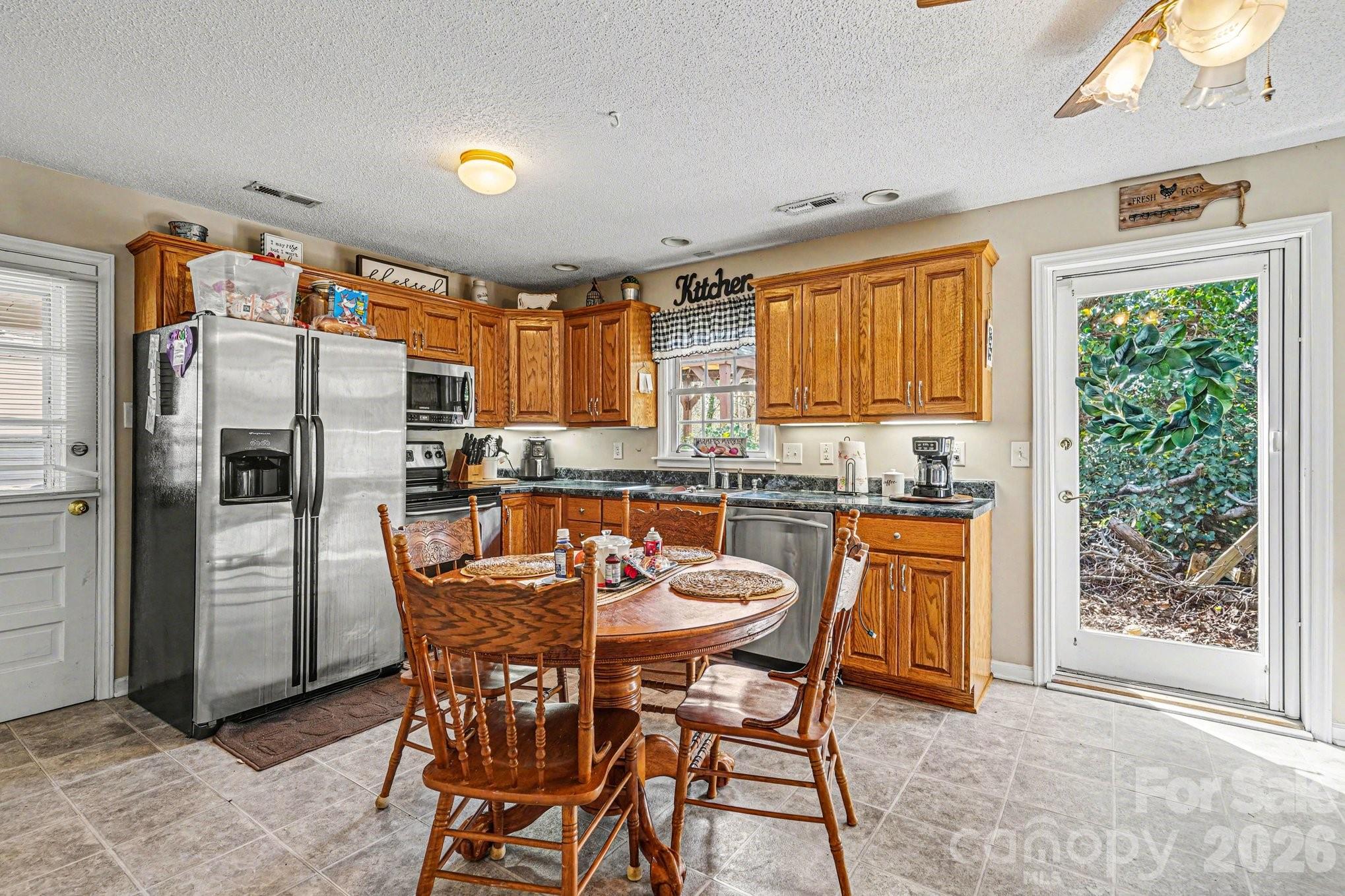 5069 W Piedmont Circle — Conover