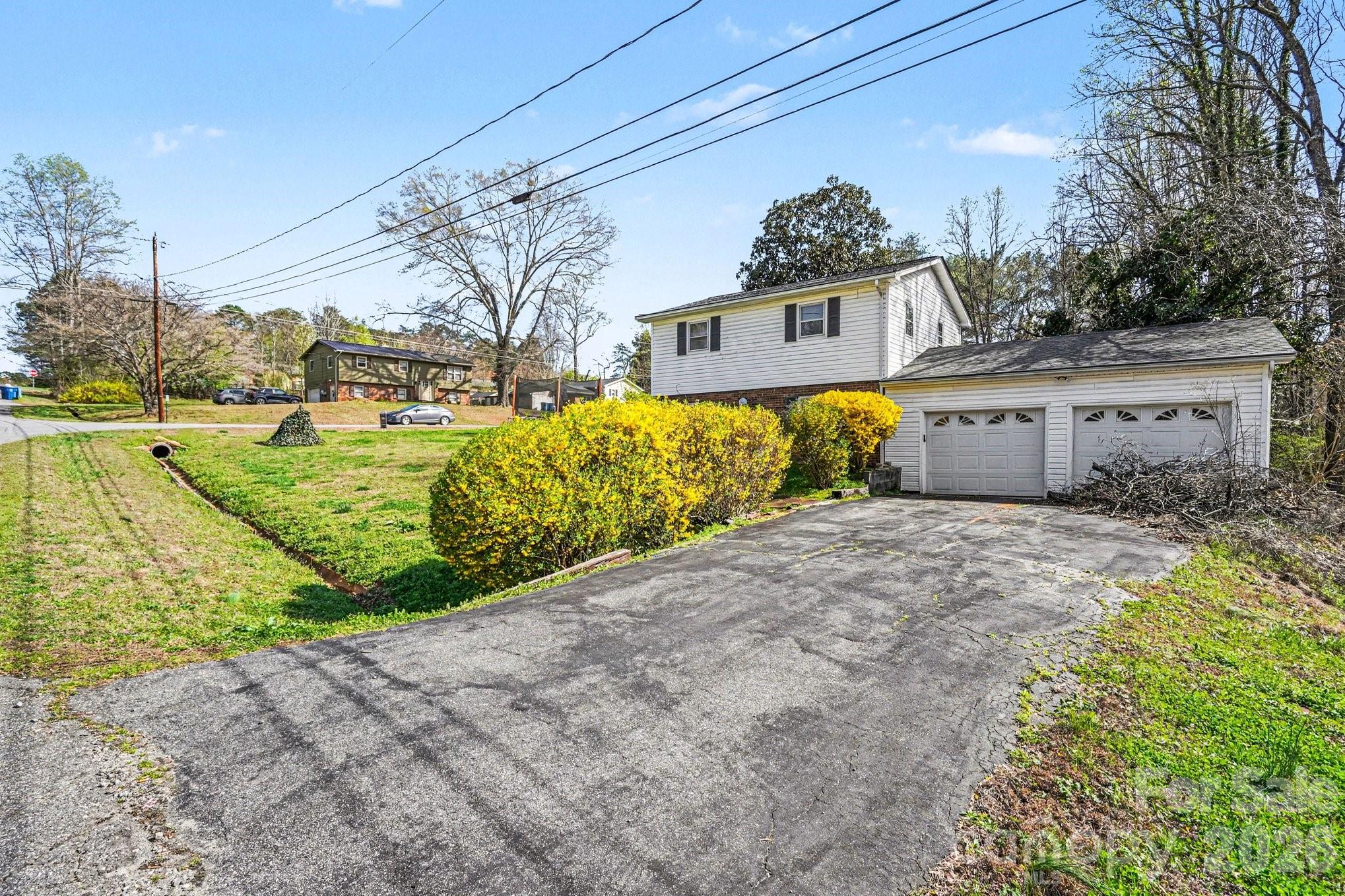 5069 W Piedmont Circle — Conover