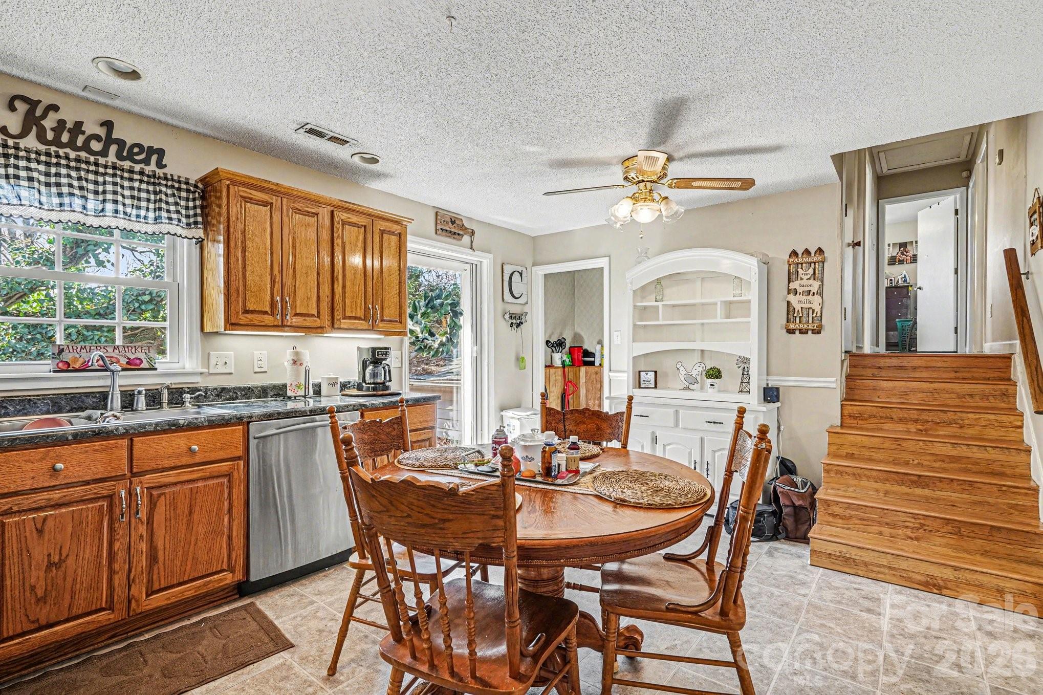 5069 W Piedmont Circle — Conover