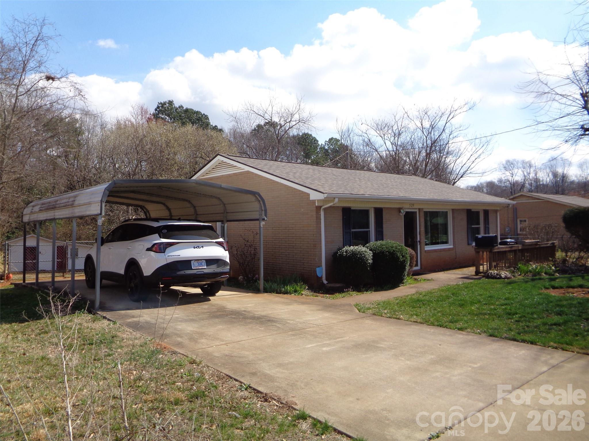 529 Harmon Street — Forest City