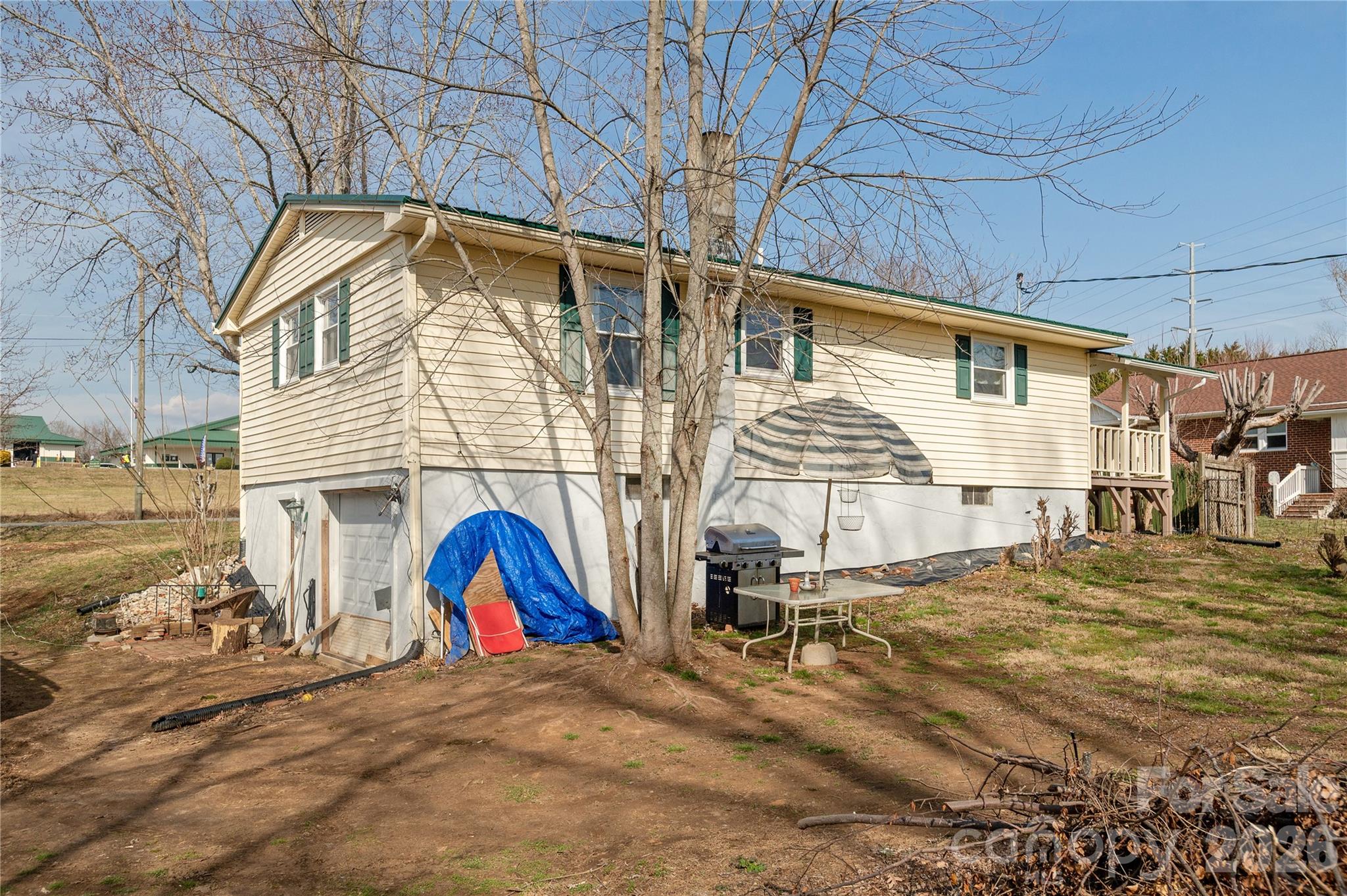 56 Fairview Avenue — Hendersonville