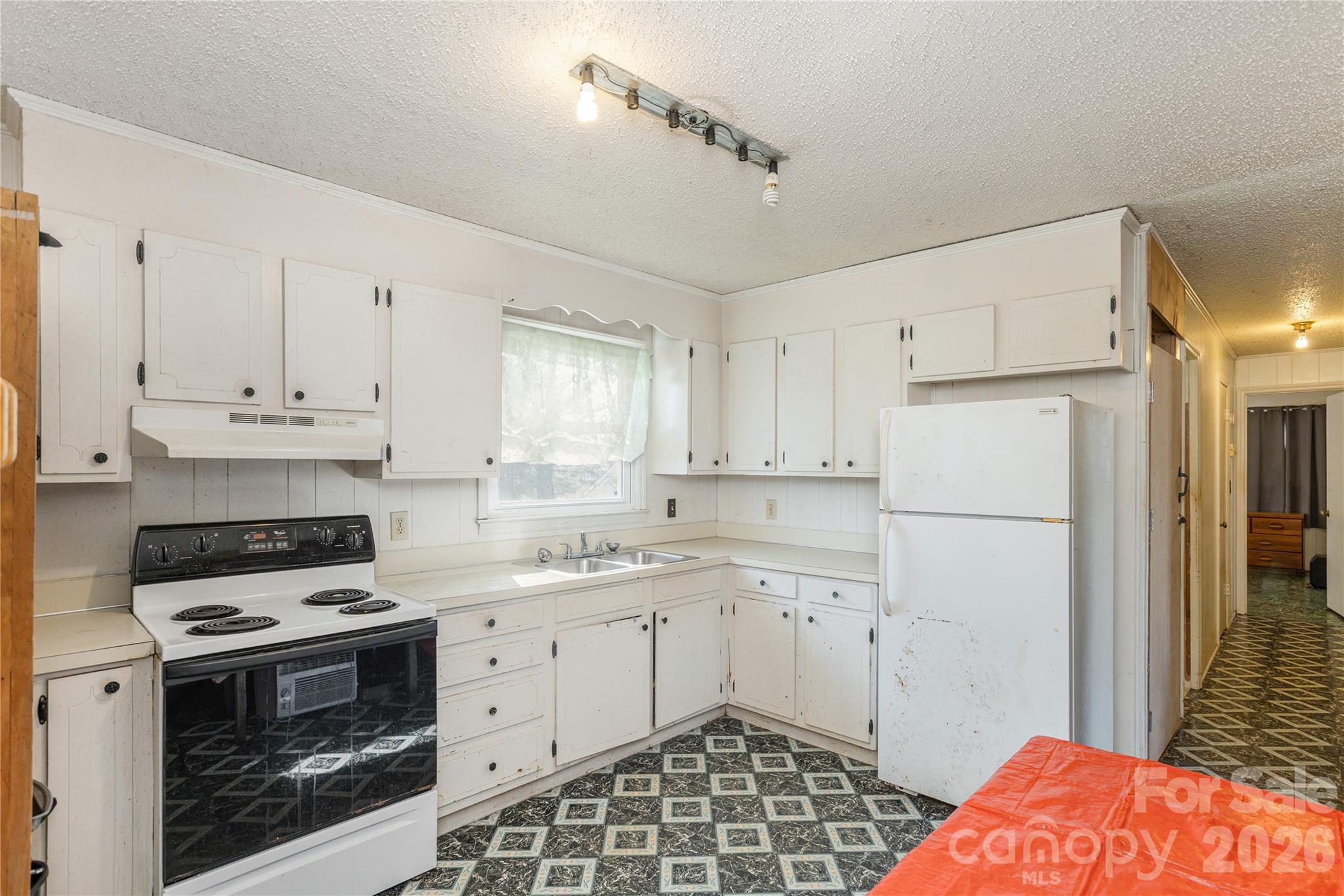 56 Fairview Avenue — Hendersonville