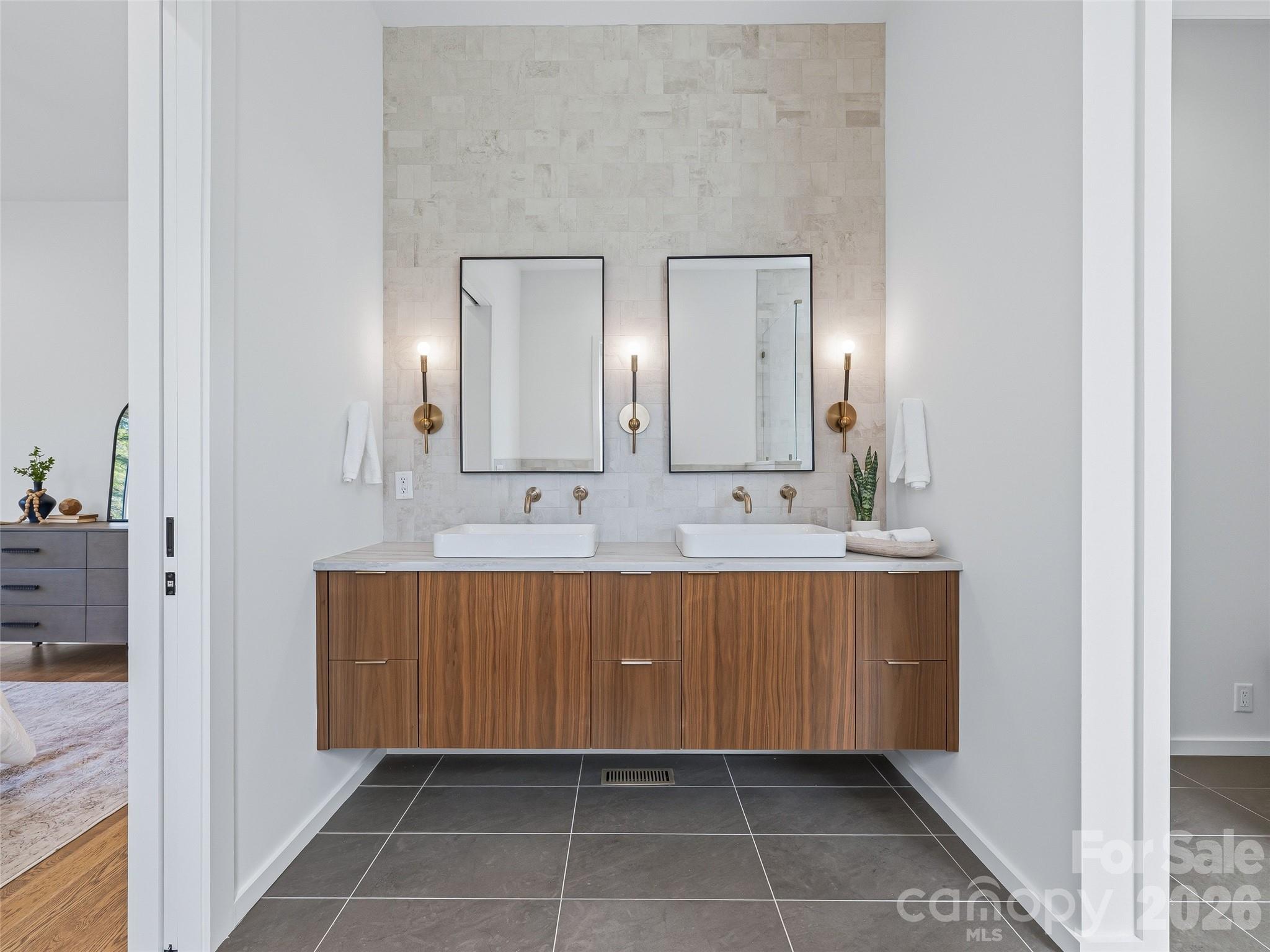 140 Upperfell Court — Asheville