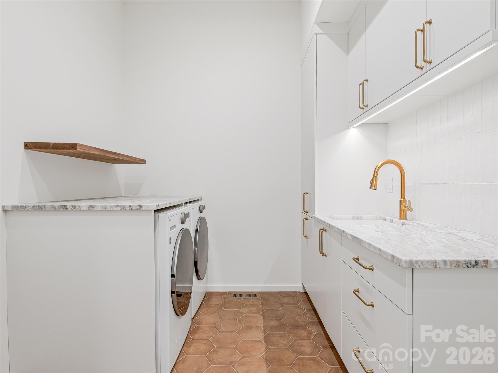 140 Upperfell Court — Asheville