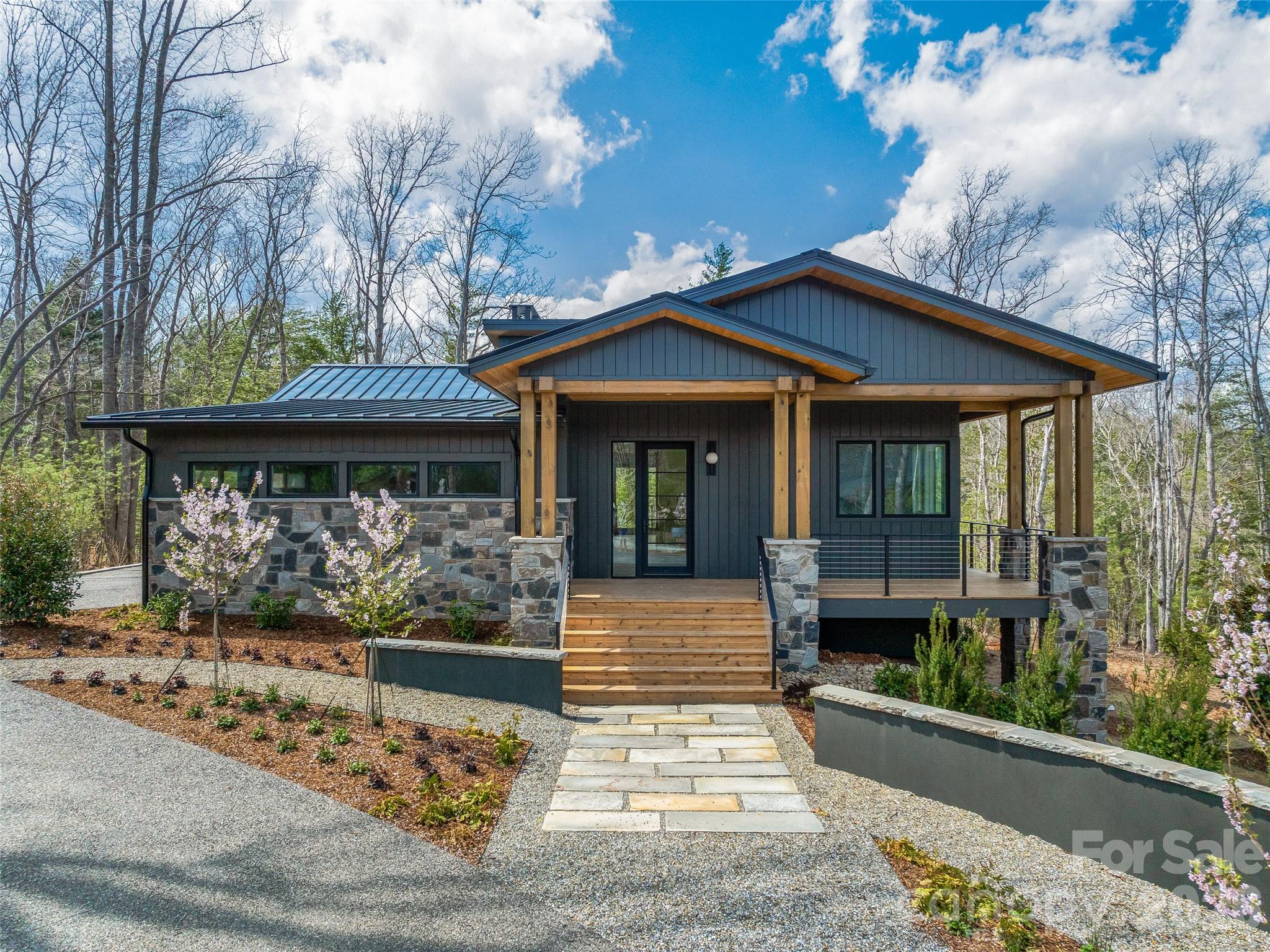140 Upperfell Court — Asheville