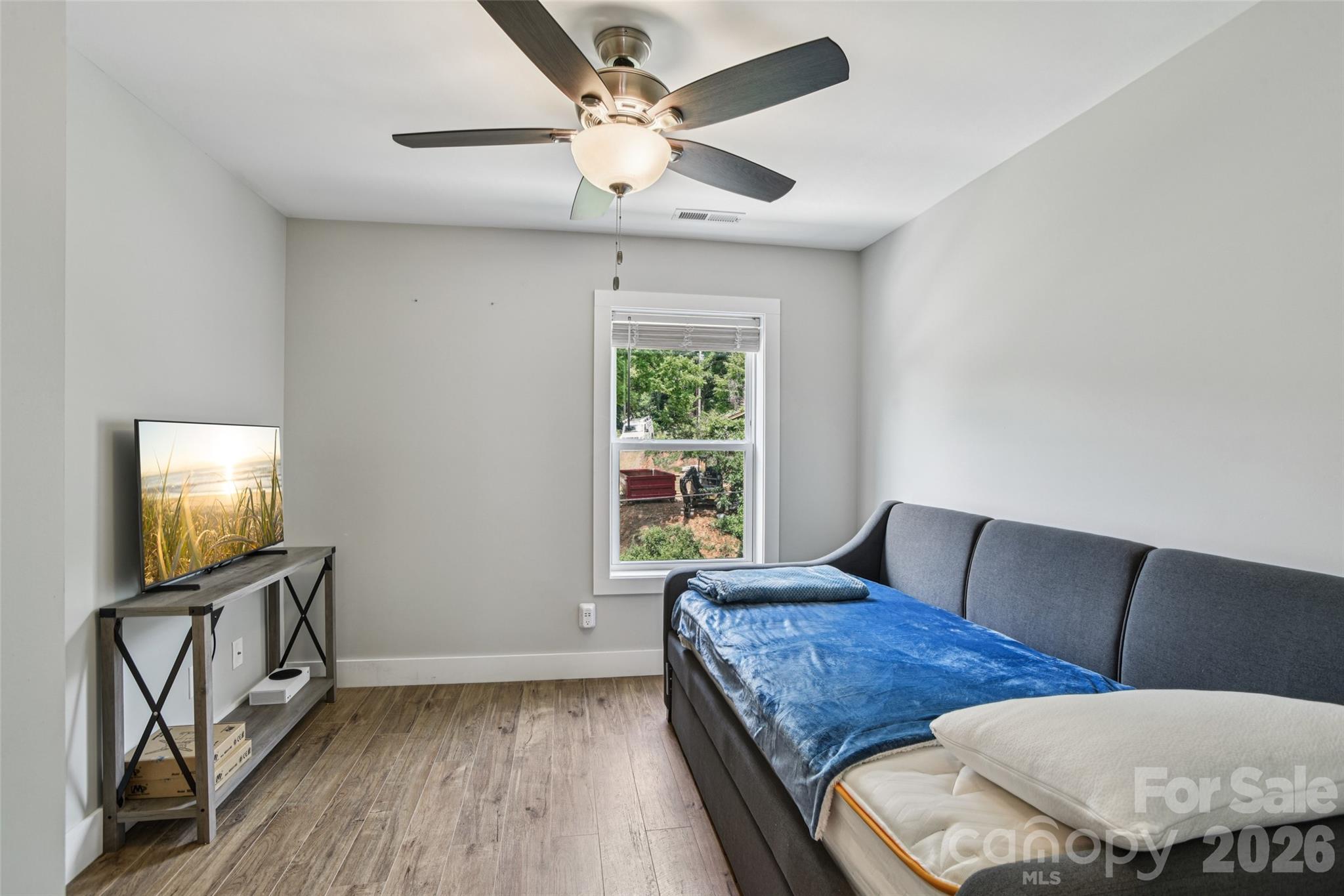 8 Apple Lane — Asheville