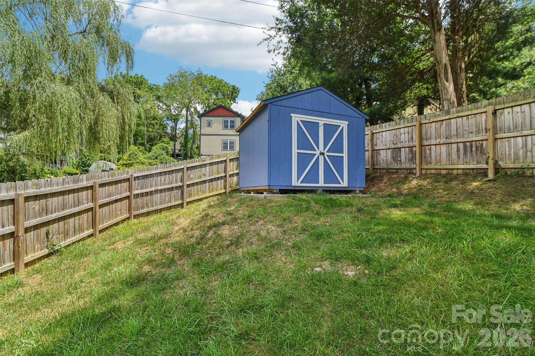8 Apple Lane — Asheville