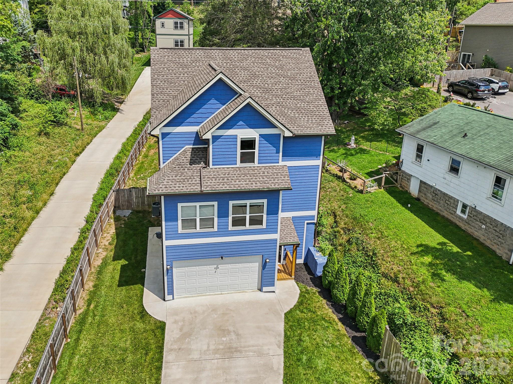 8 Apple Lane — Asheville