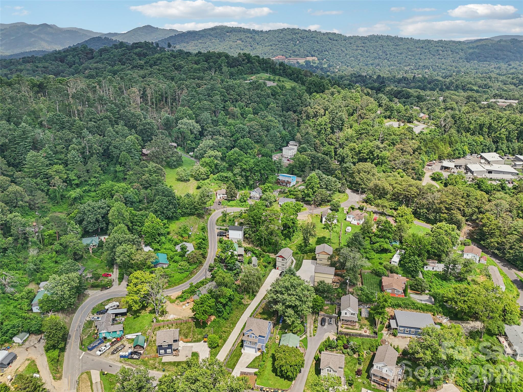 8 Apple Lane — Asheville