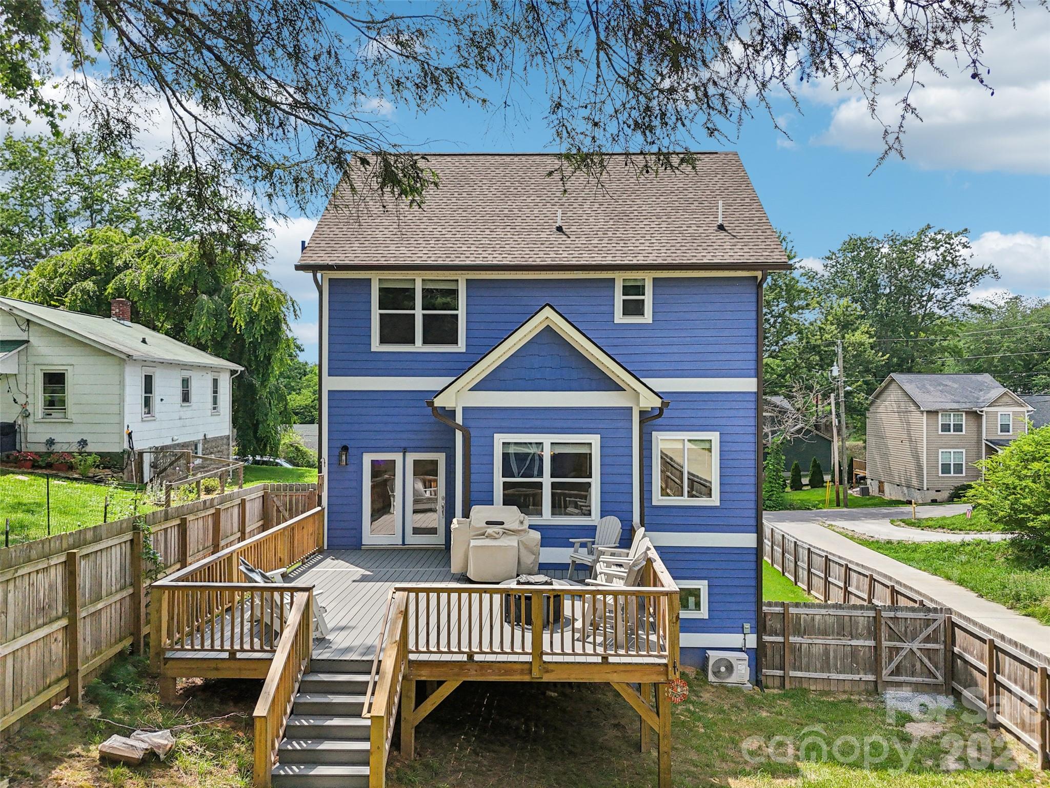 8 Apple Lane — Asheville