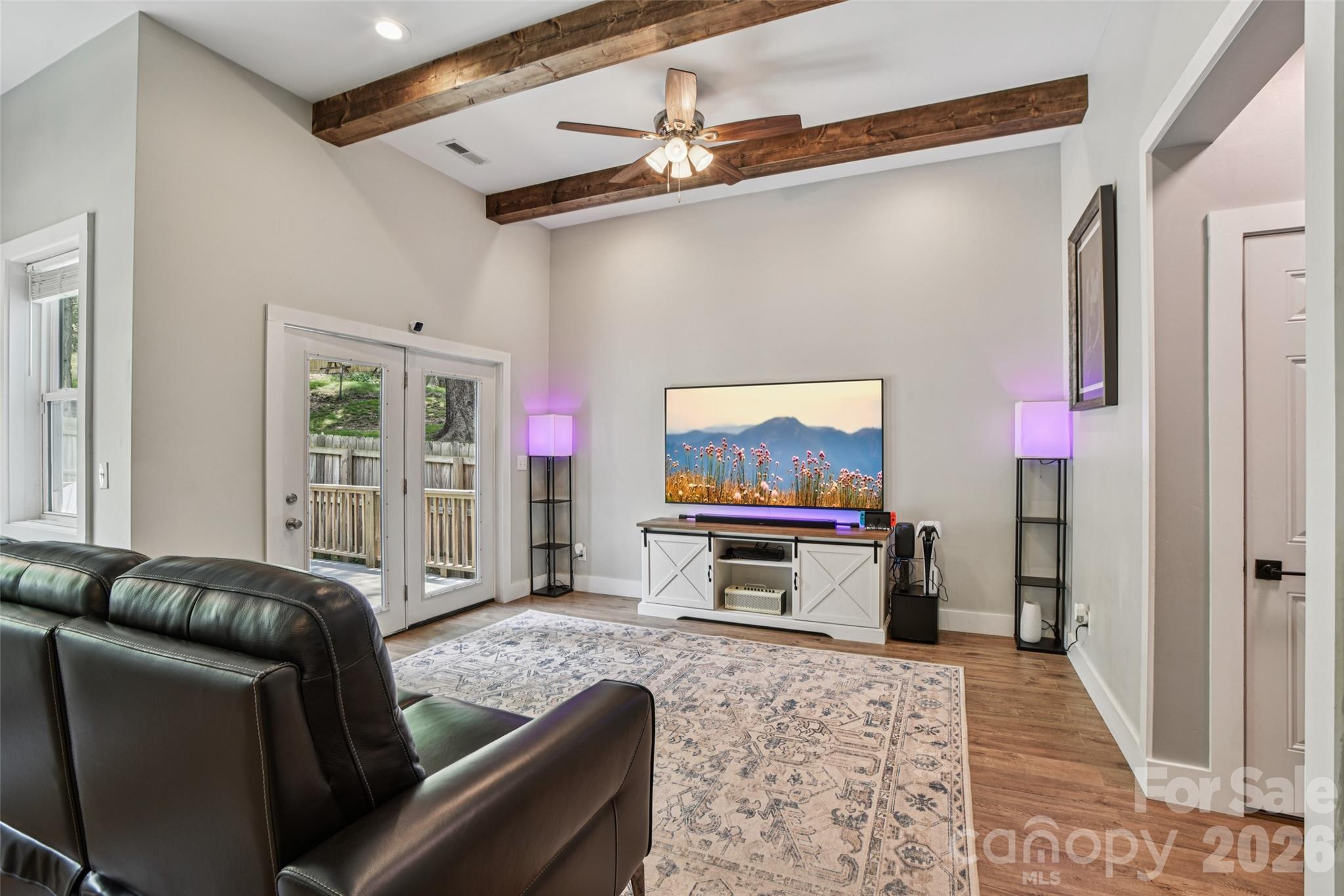 8 Apple Lane — Asheville