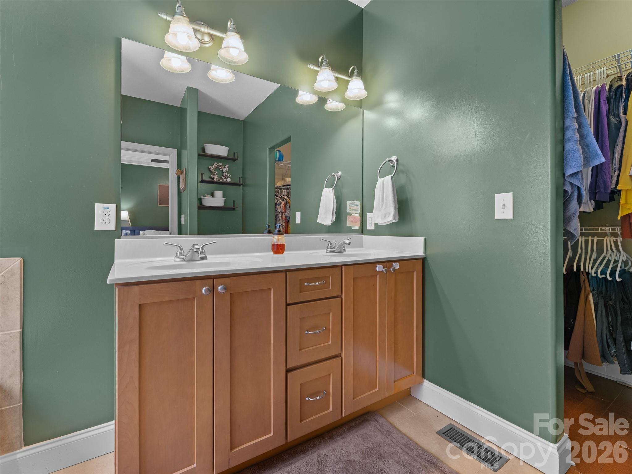 163 Oak Apple Lane — Hendersonville