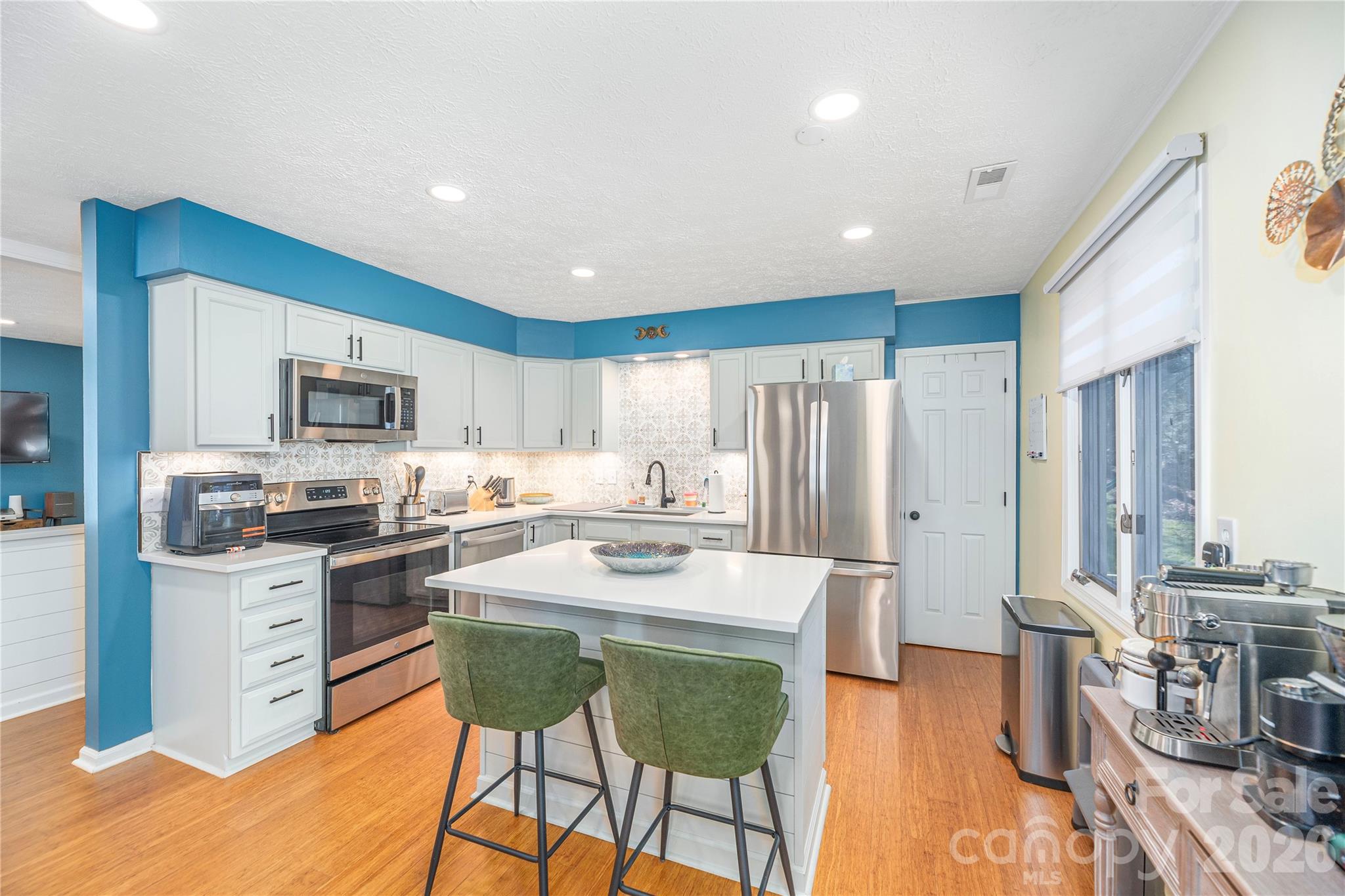 330 Woody Lane — Asheville