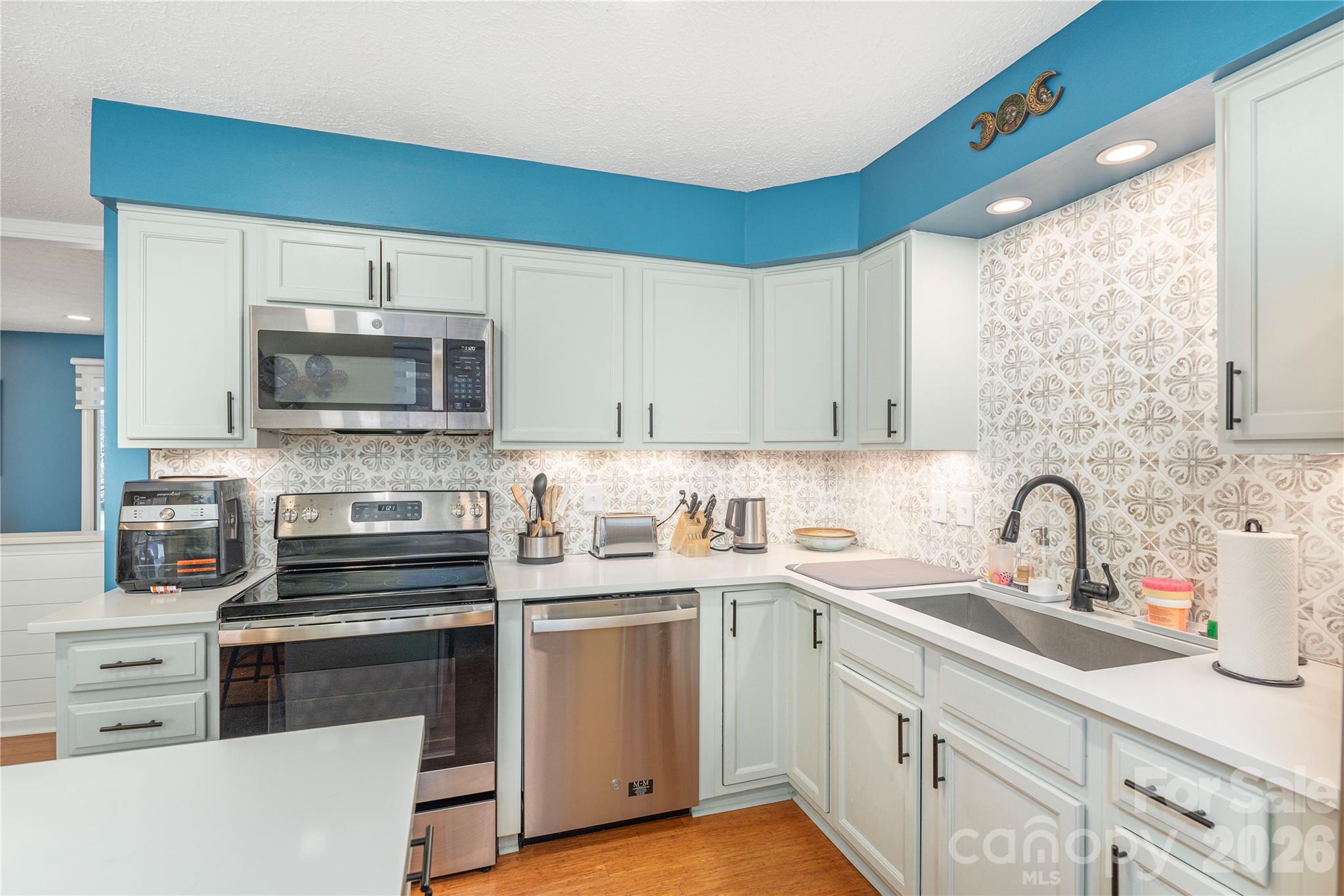 330 Woody Lane — Asheville