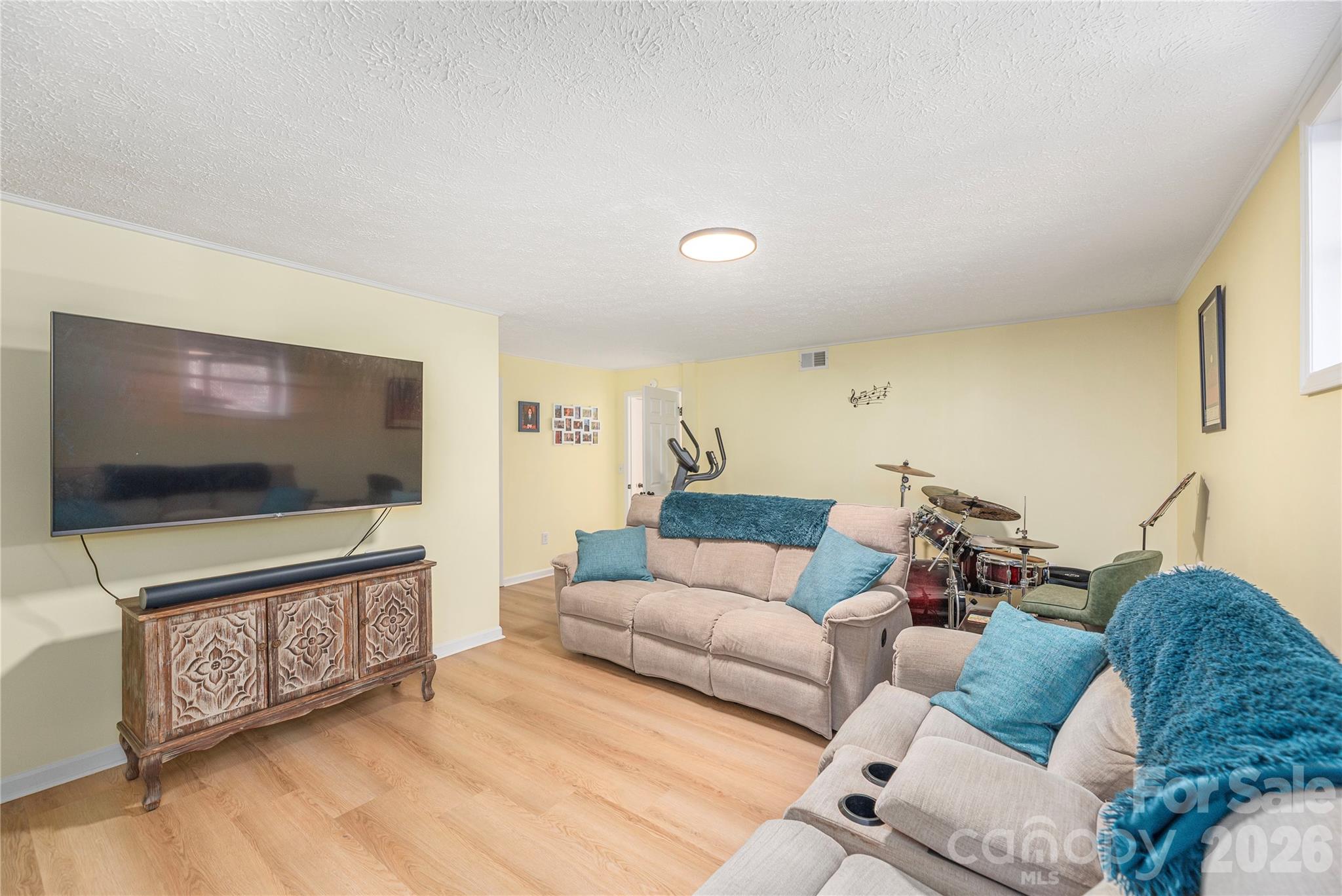 330 Woody Lane — Asheville