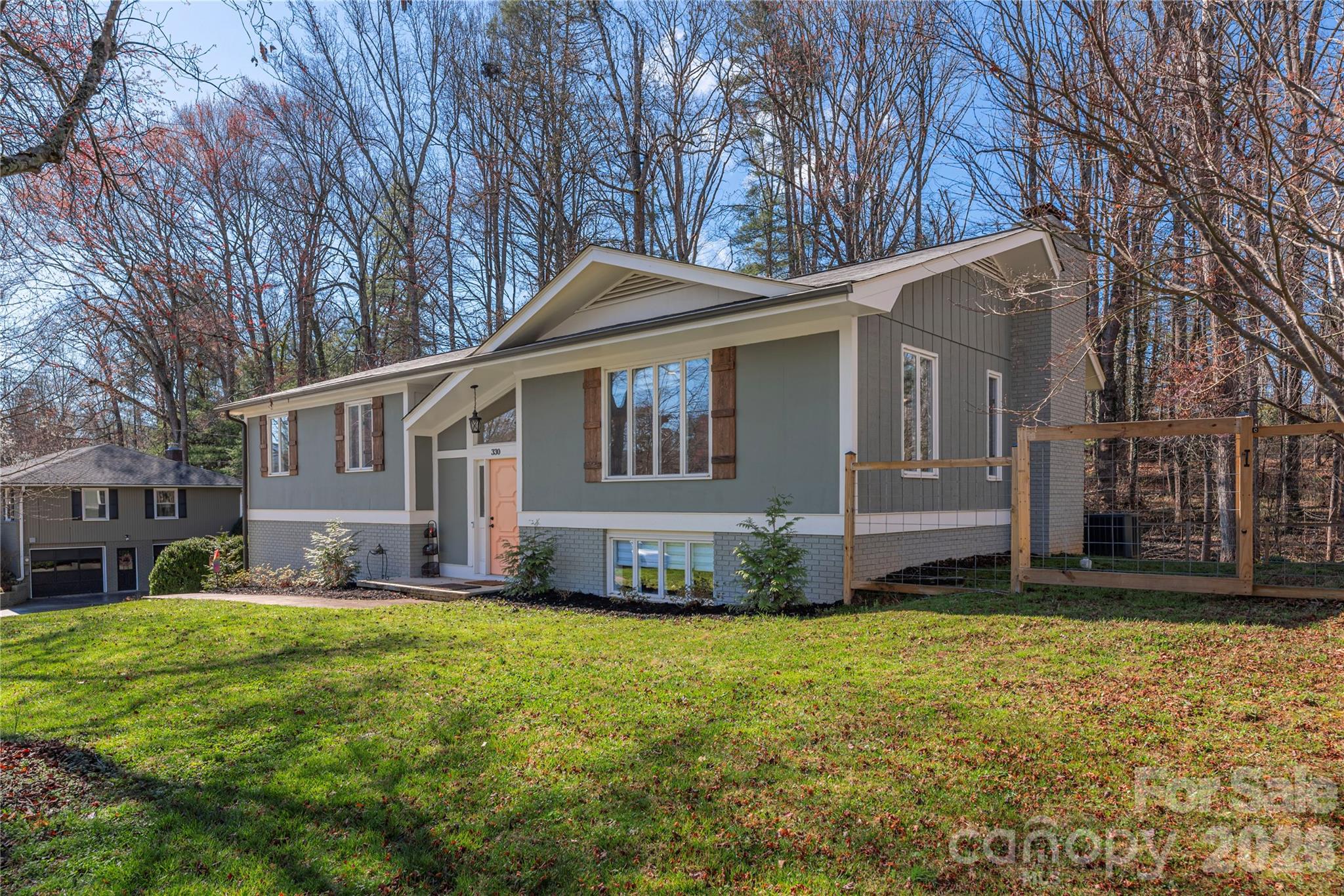 330 Woody Lane — Asheville