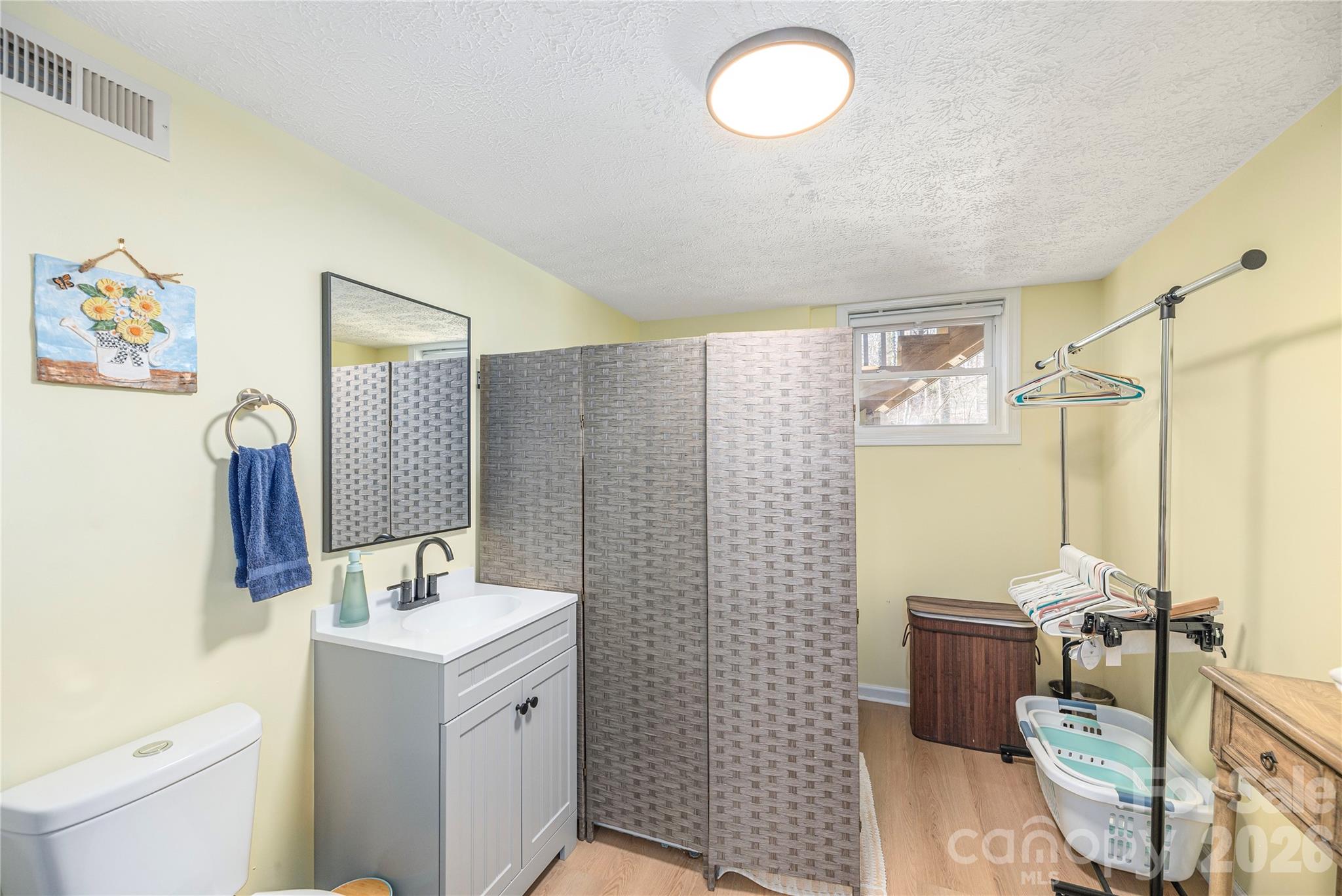 330 Woody Lane — Asheville