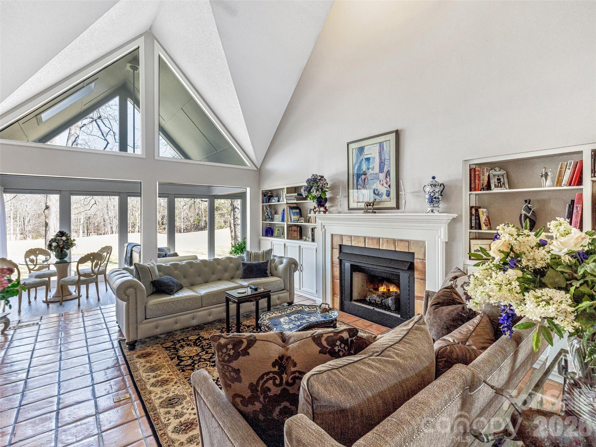 132 Overlook Drive — Flat Rock
