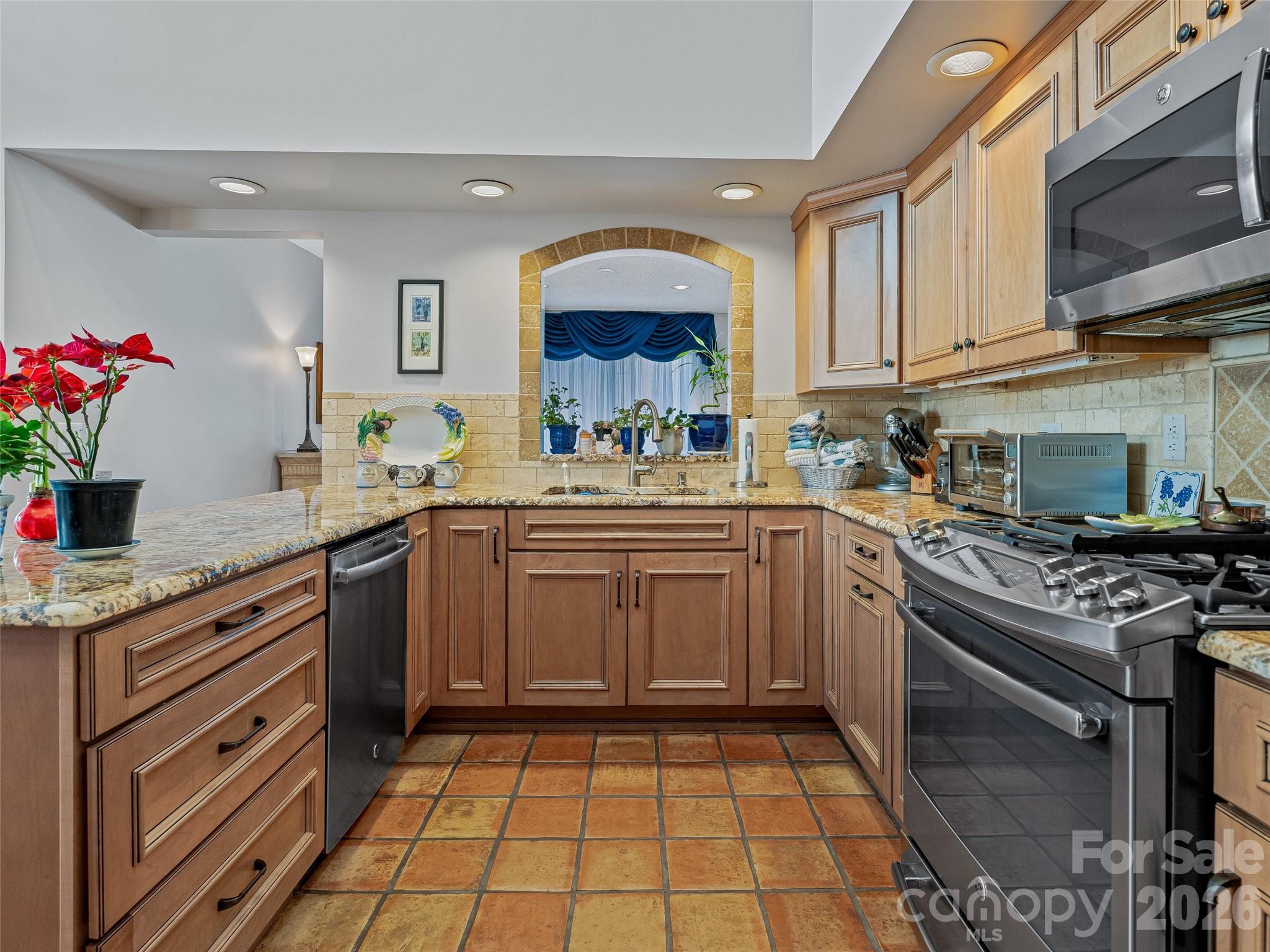 132 Overlook Drive — Flat Rock